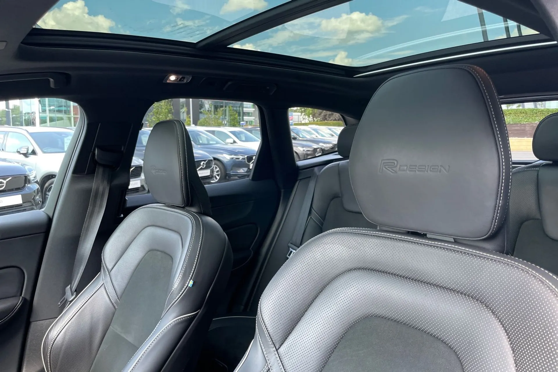 Volvo XC60 thumbnail image number 28