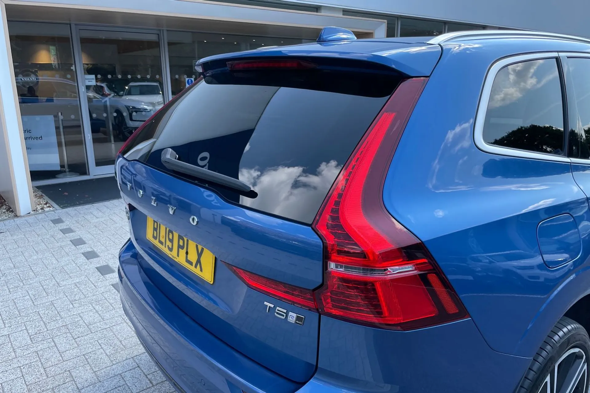 Volvo XC60 thumbnail image number 15