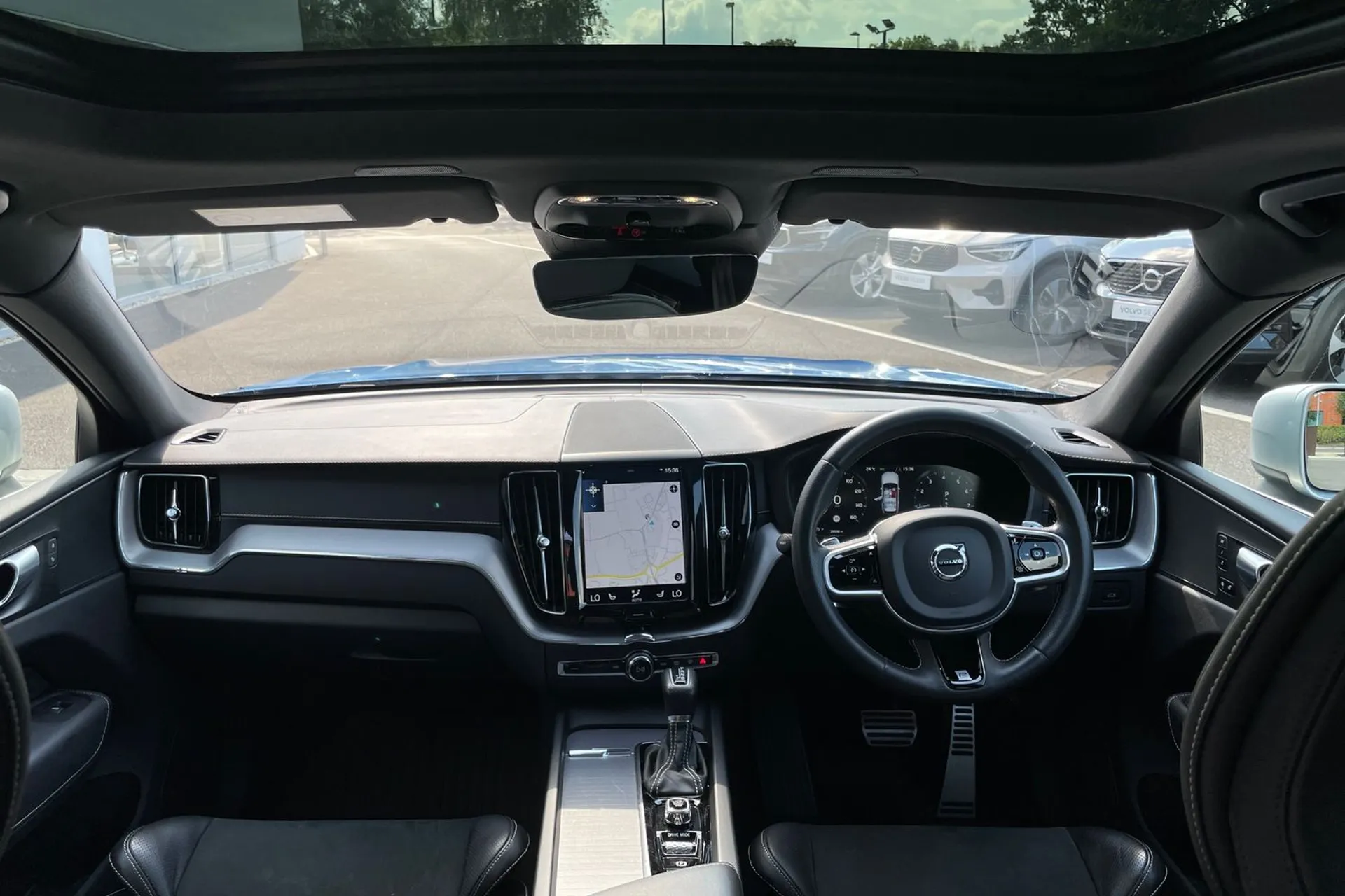 Volvo XC60 thumbnail image number 3