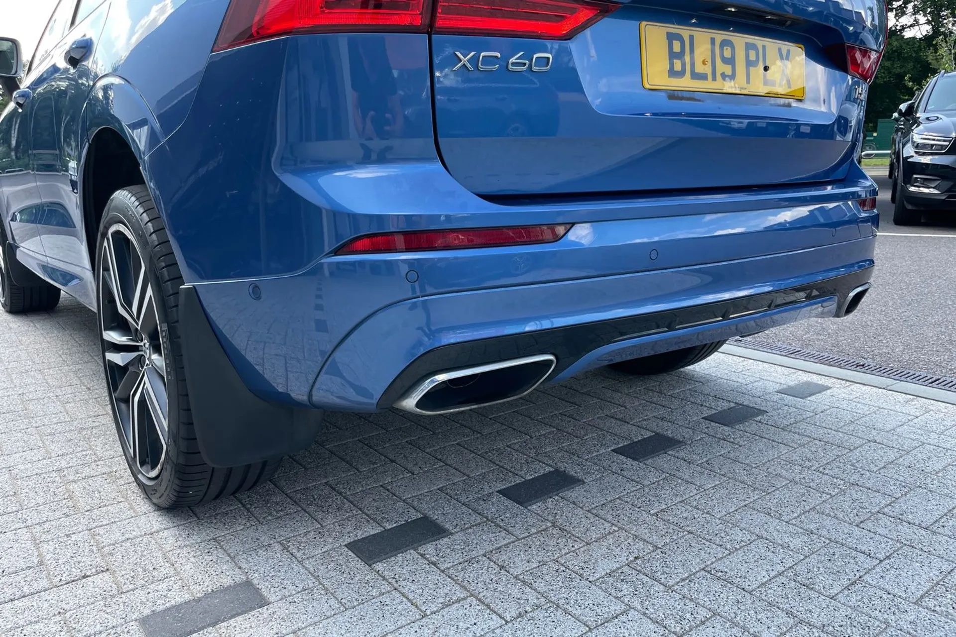 Volvo XC60 thumbnail image number 17