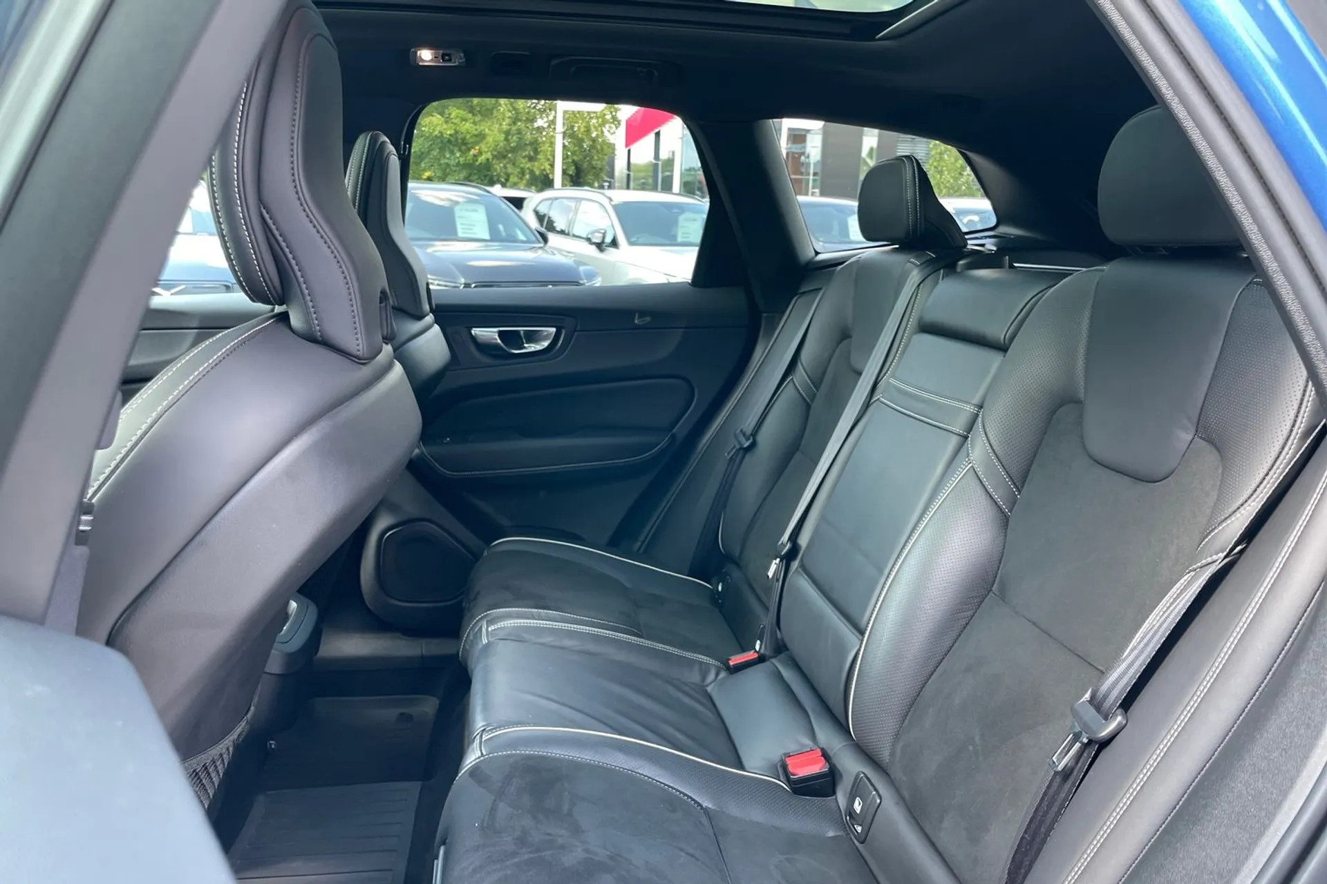 Volvo XC60 thumbnail image number 29