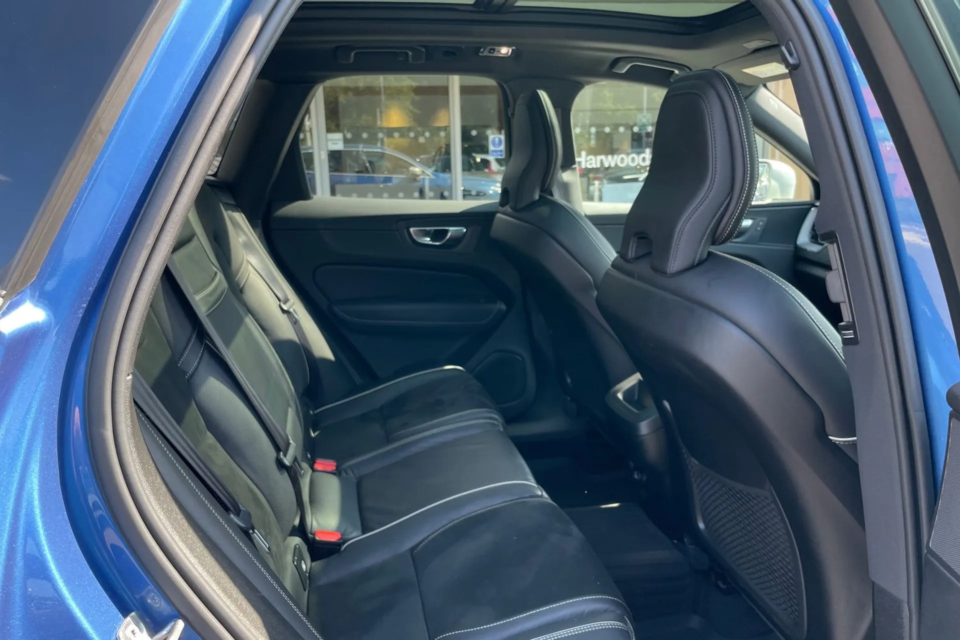 Volvo XC60 thumbnail image number 22