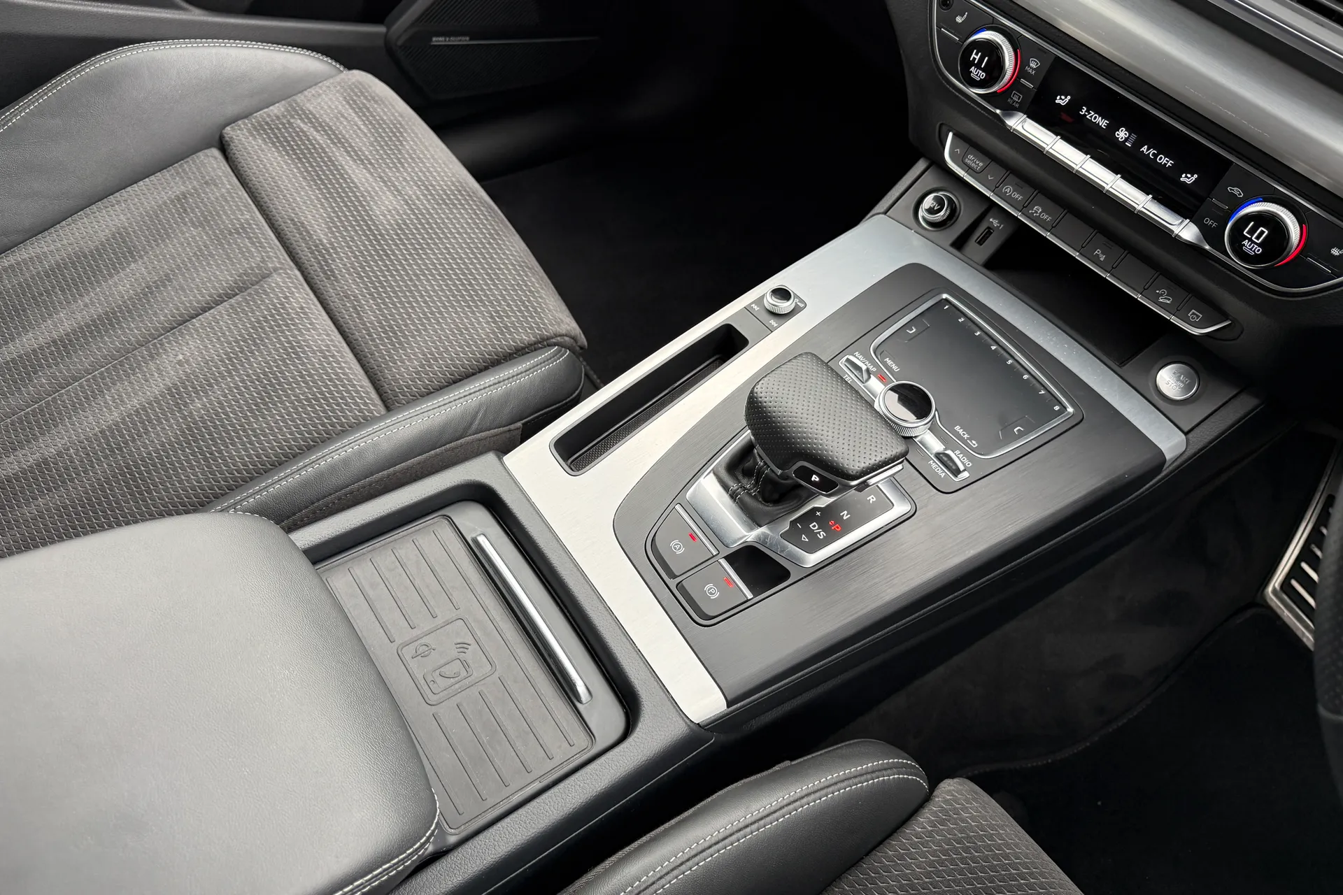 Audi Q5 thumbnail image number 37