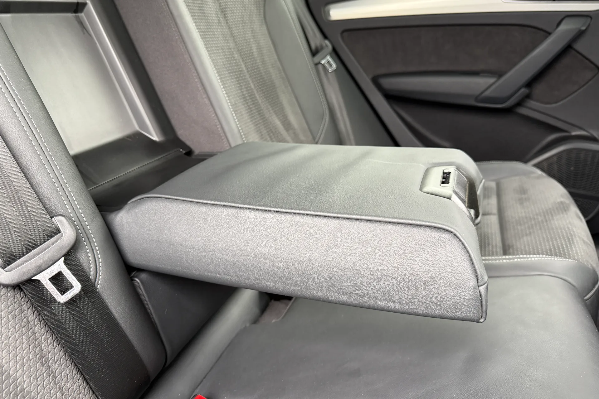 Audi Q5 thumbnail image number 43