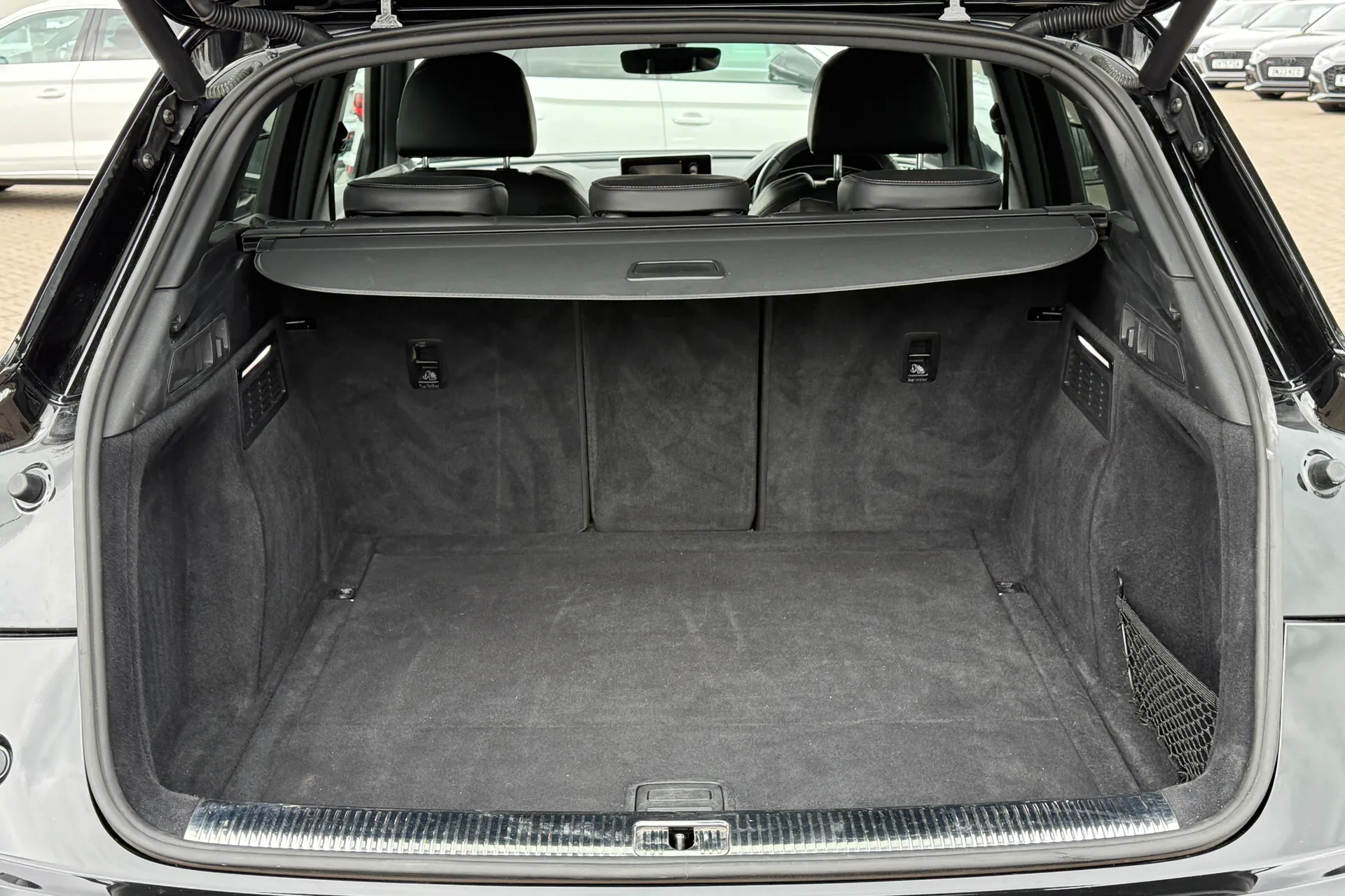 Audi Q5 thumbnail image number 32
