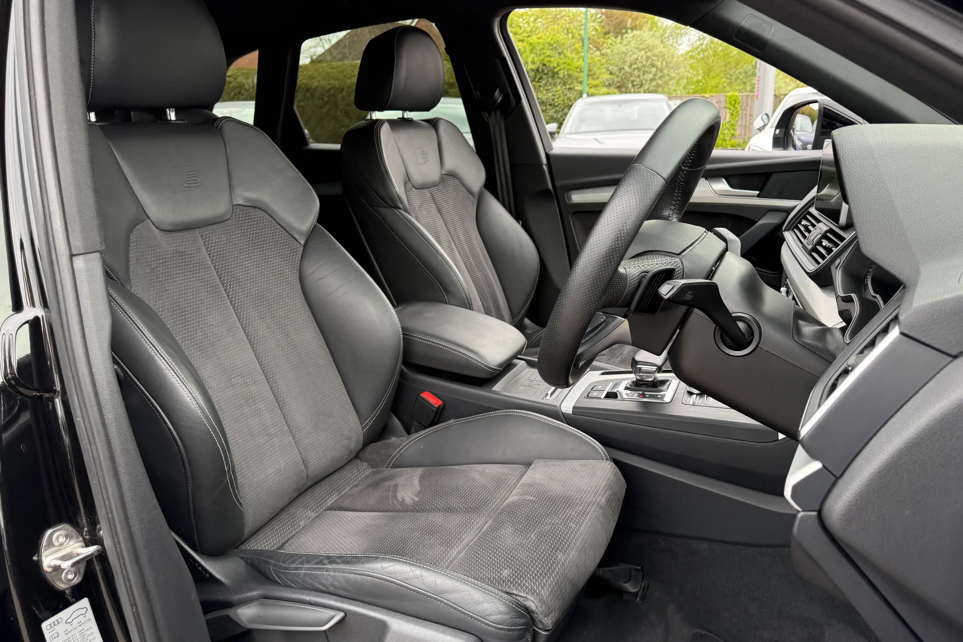 Audi Q5 thumbnail image number 24