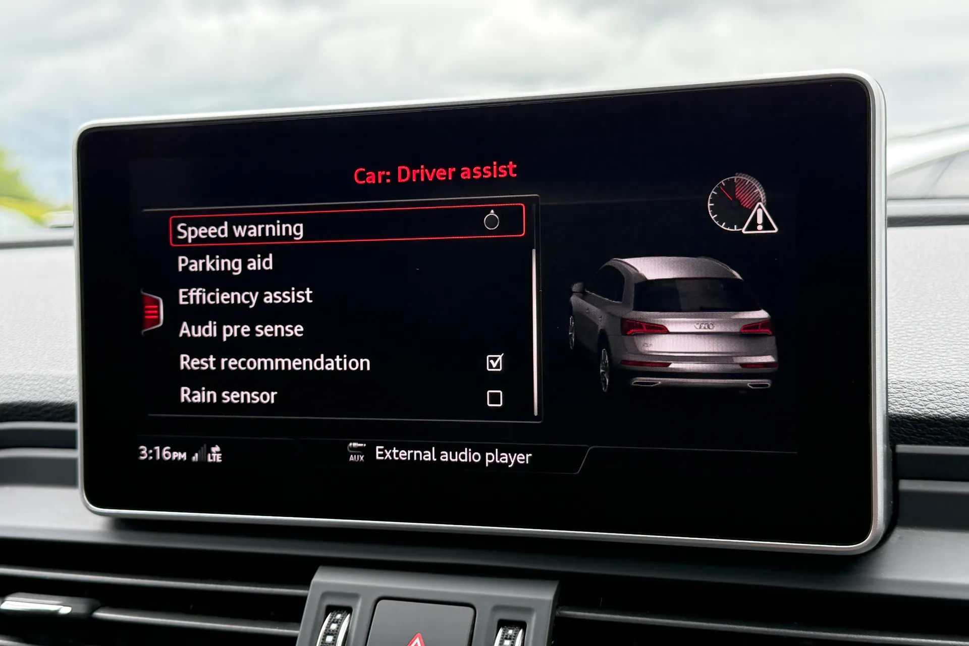 Audi Q5 thumbnail image number 9