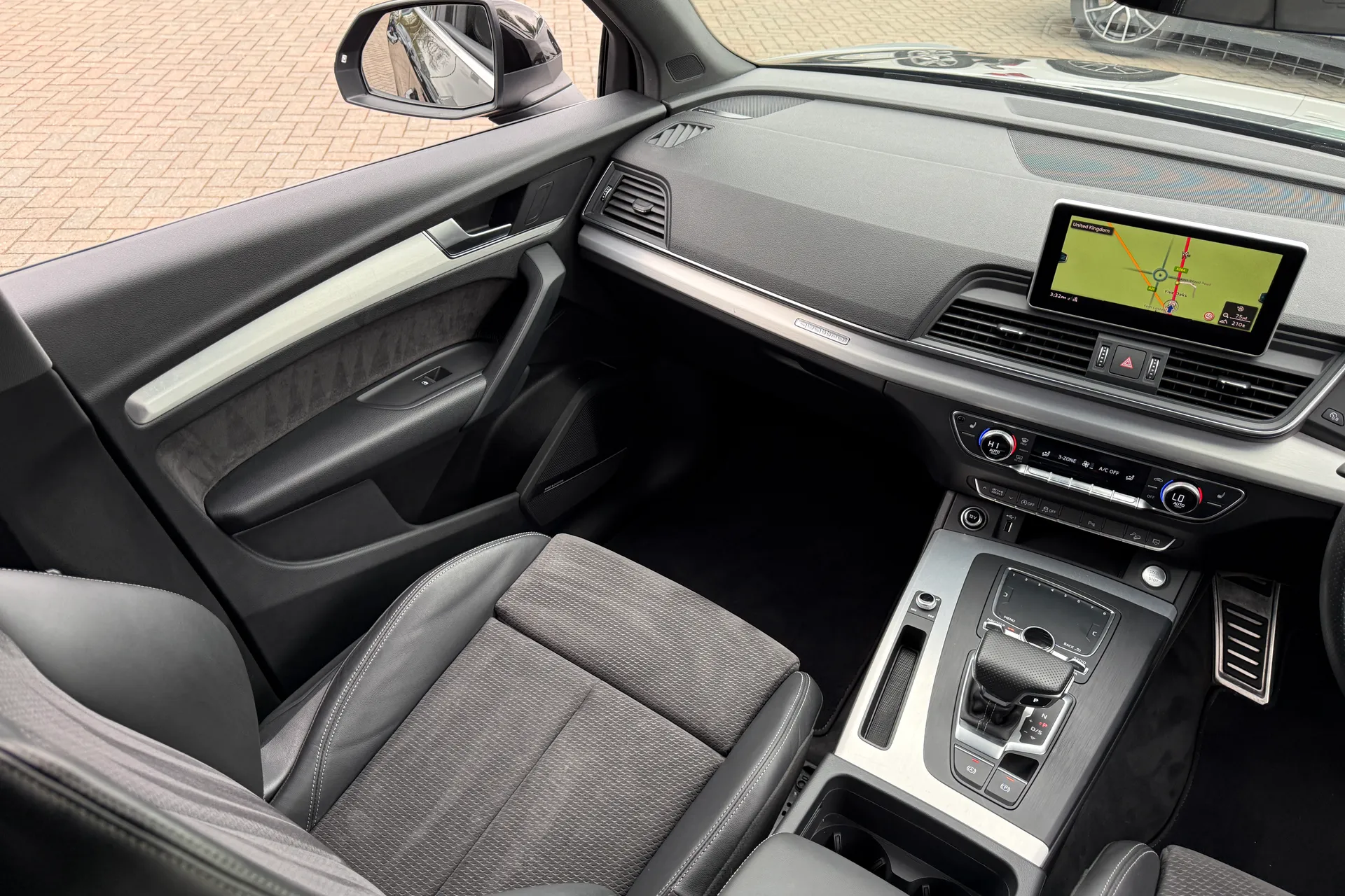 Audi Q5 thumbnail image number 36