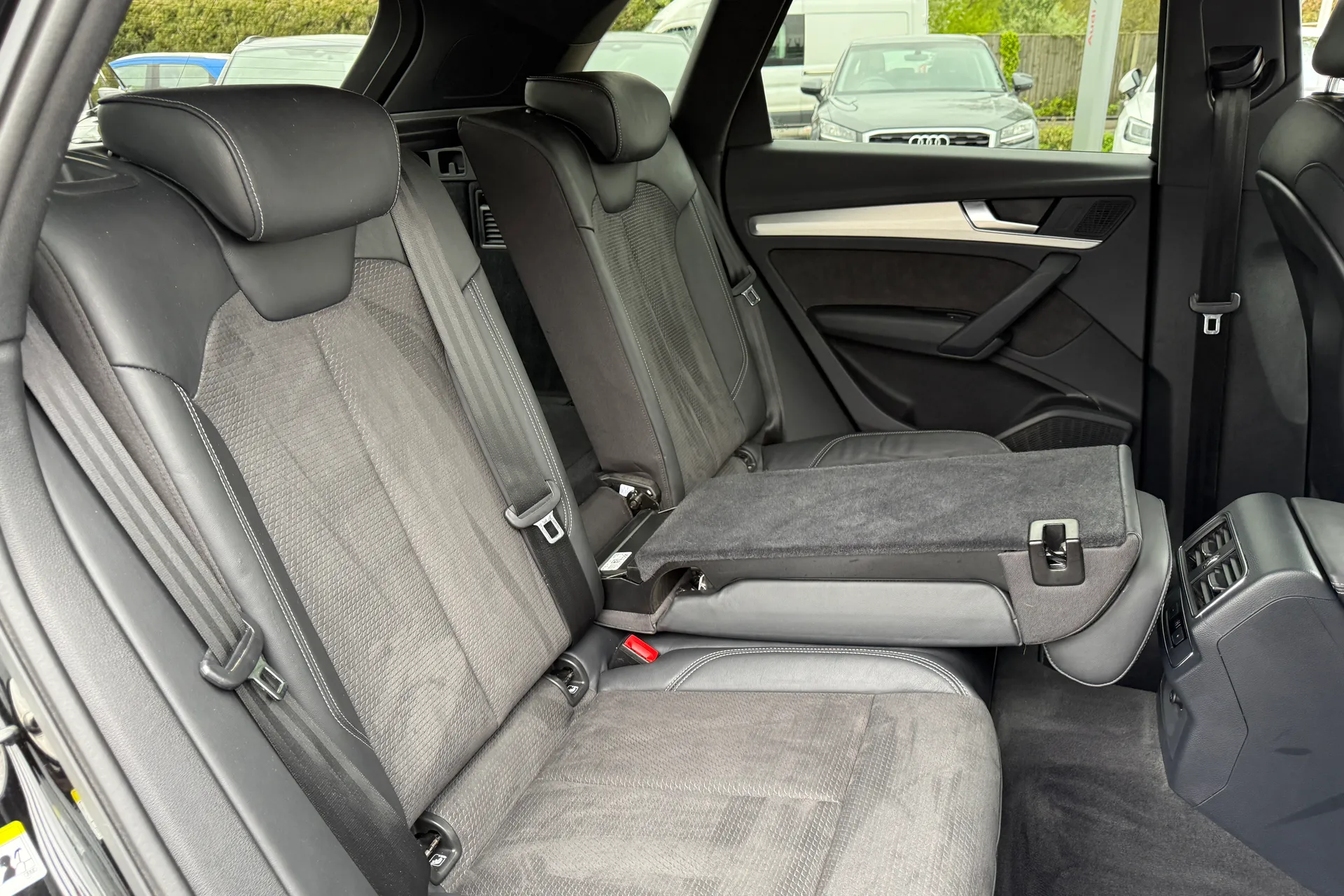 Audi Q5 thumbnail image number 44