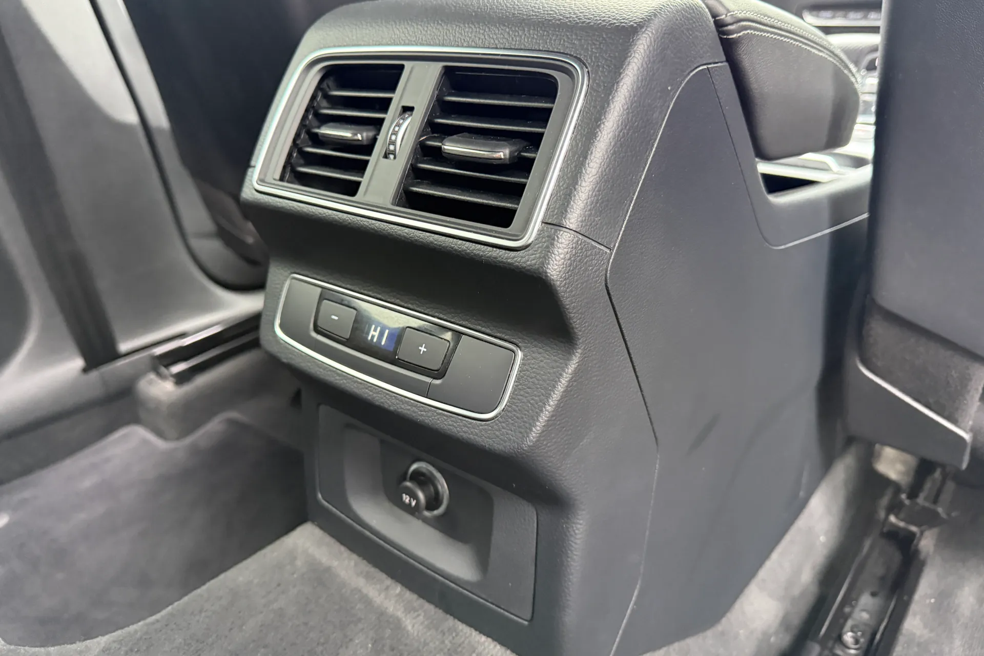 Audi Q5 thumbnail image number 45
