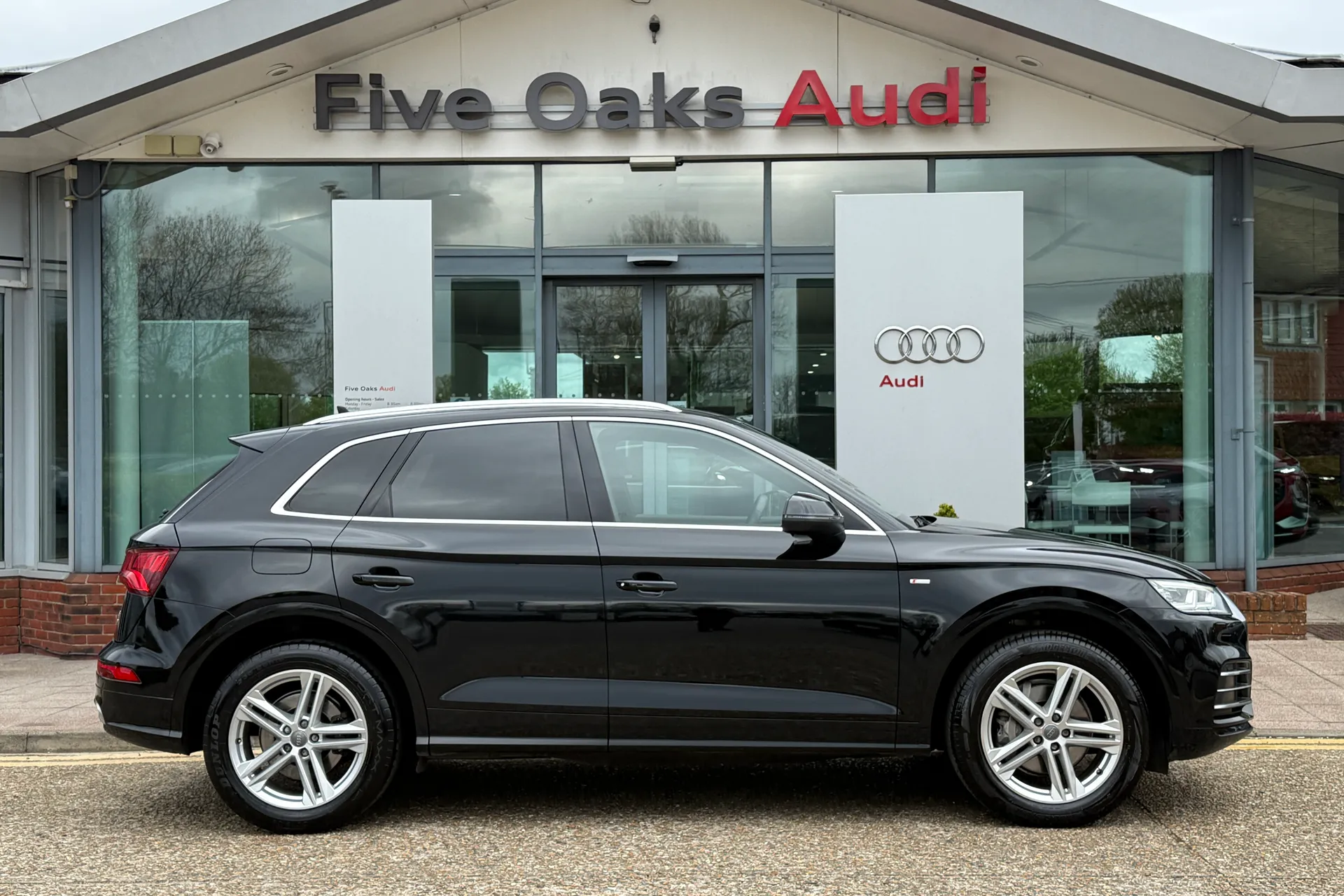 Audi Q5 thumbnail image number 2