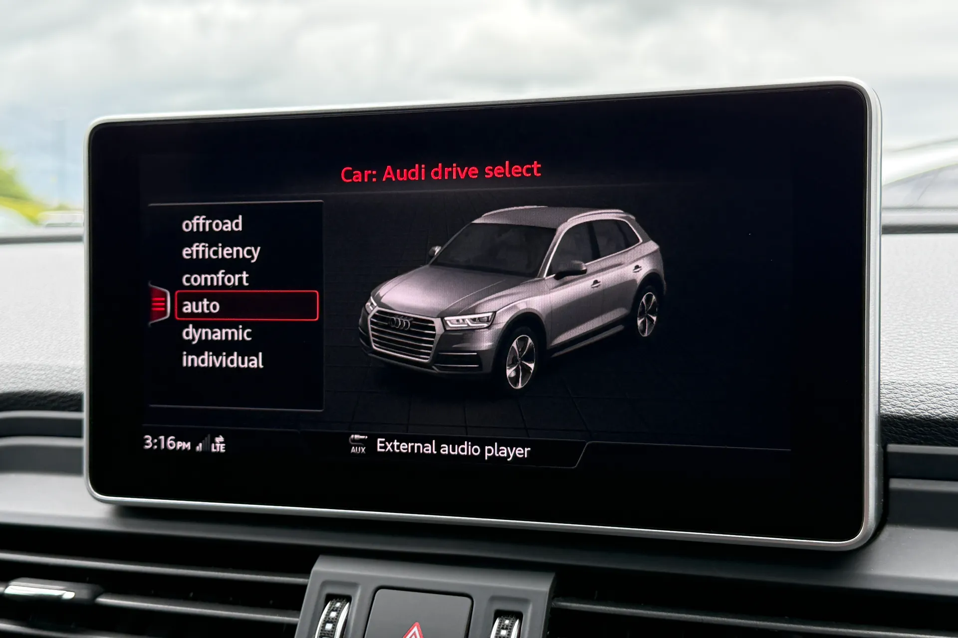 Audi Q5 thumbnail image number 8