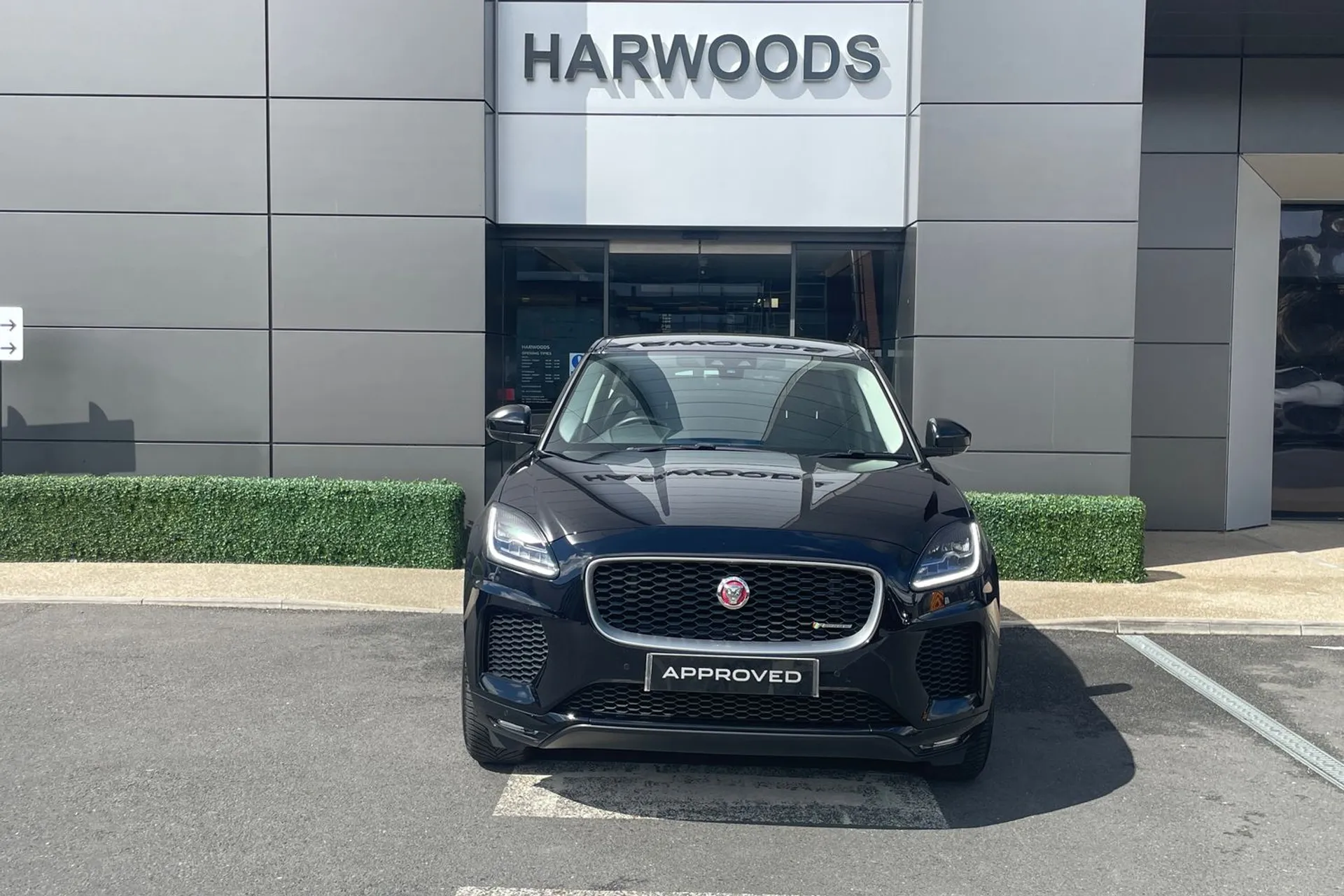 Jaguar E-PACE thumbnail image number 60