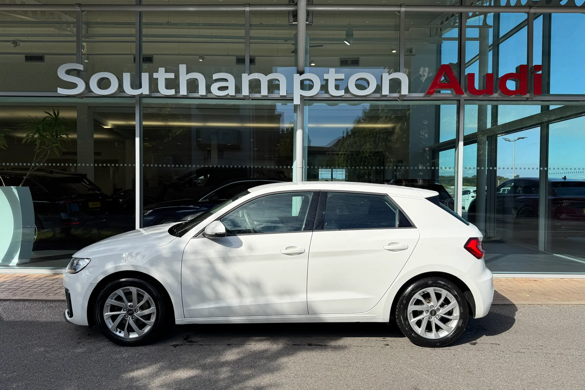 Audi A1 thumbnail image number 37