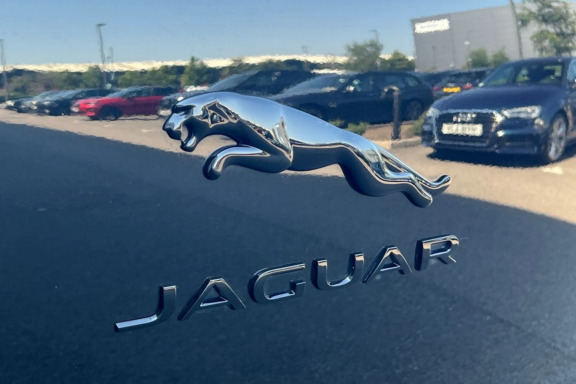 Jaguar I-PACE thumbnail image number 57