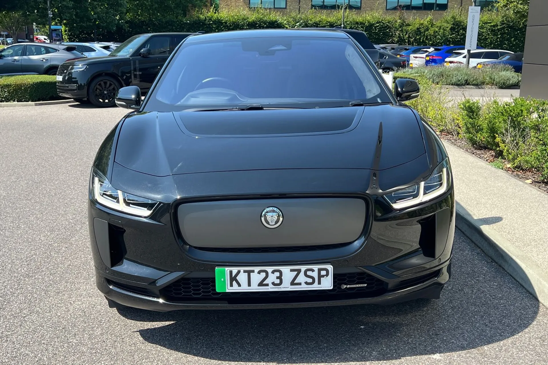 Jaguar I-PACE thumbnail image number 13