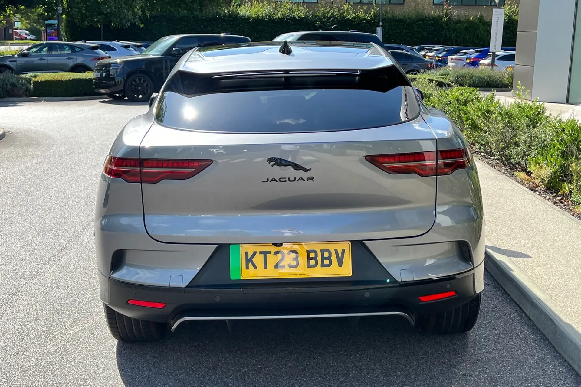 Jaguar I-PACE thumbnail image number 10