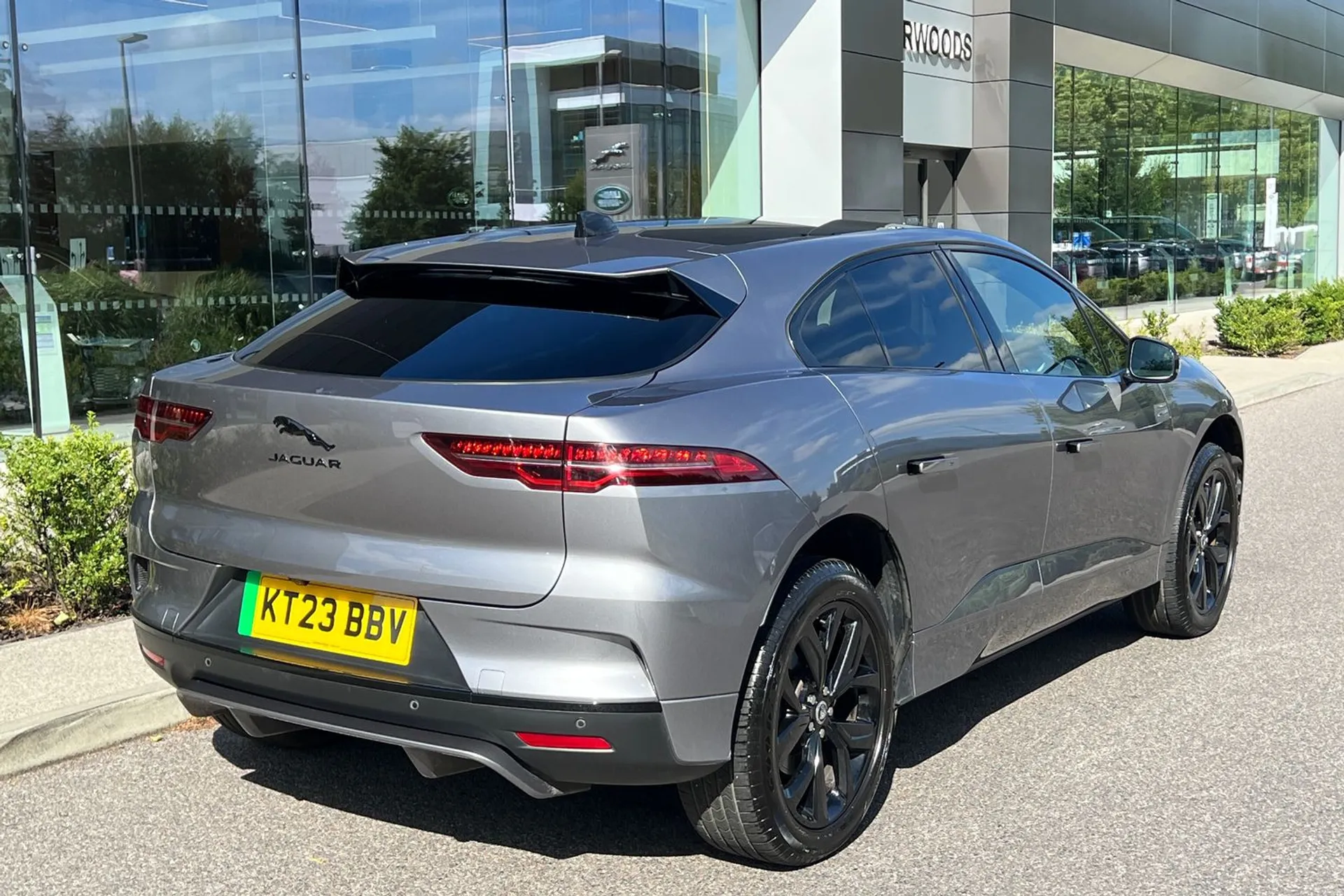 Jaguar I-PACE thumbnail image number 9