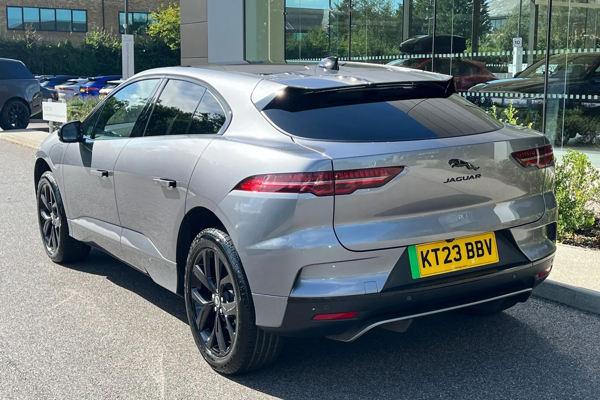 Jaguar I-PACE thumbnail image number 11