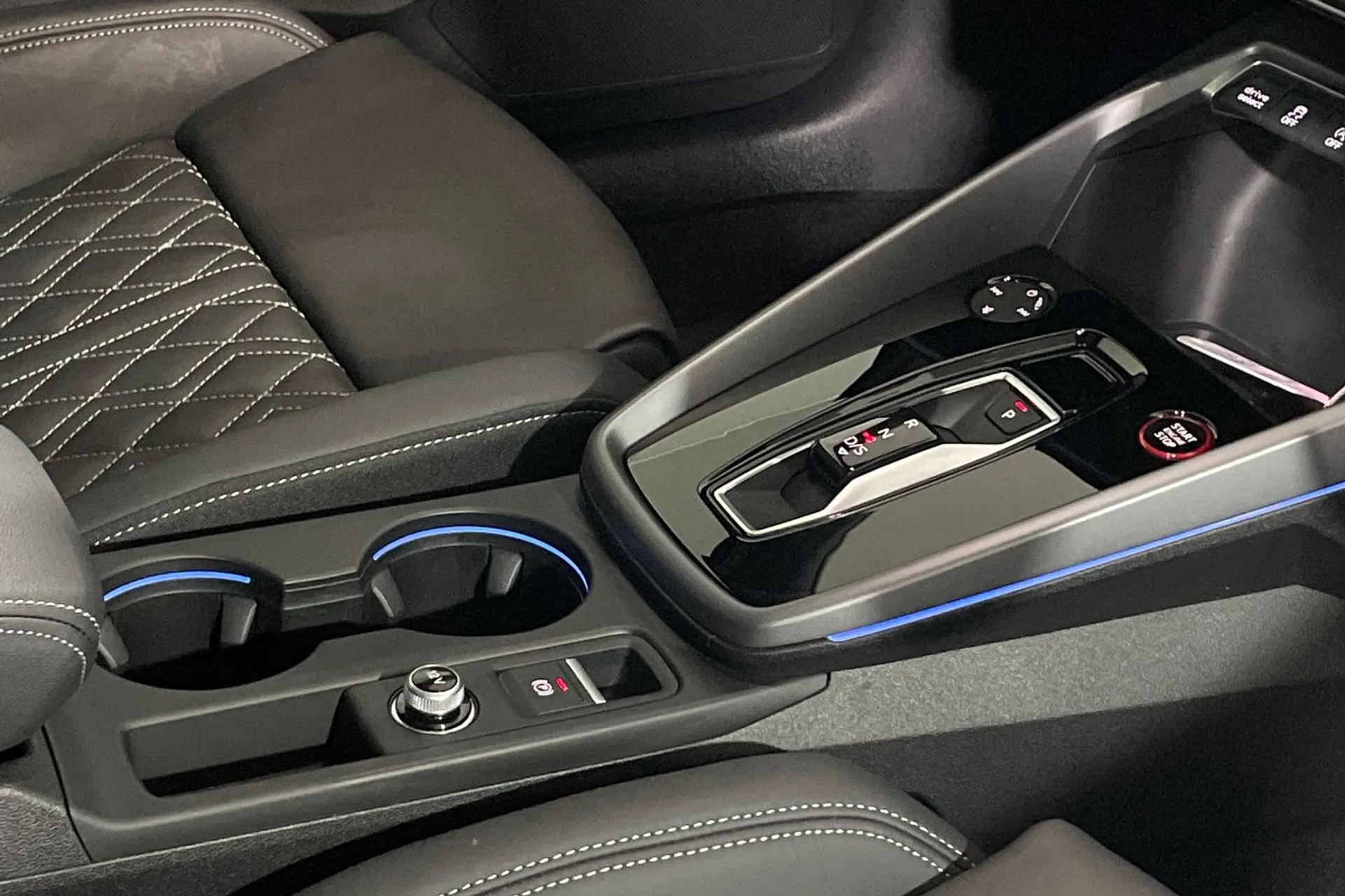 Audi A3 thumbnail image number 17