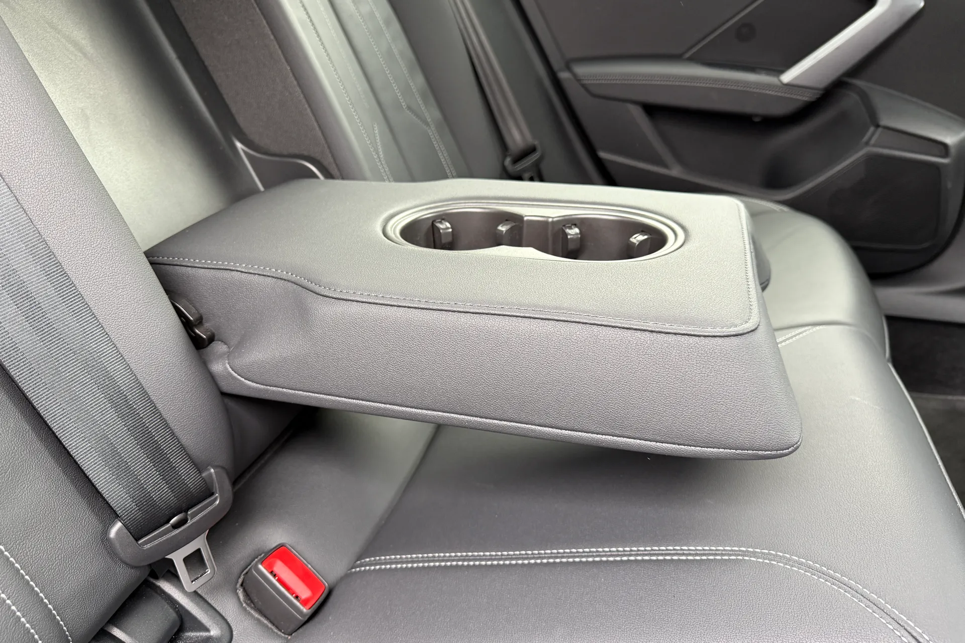 Audi A3 thumbnail image number 43