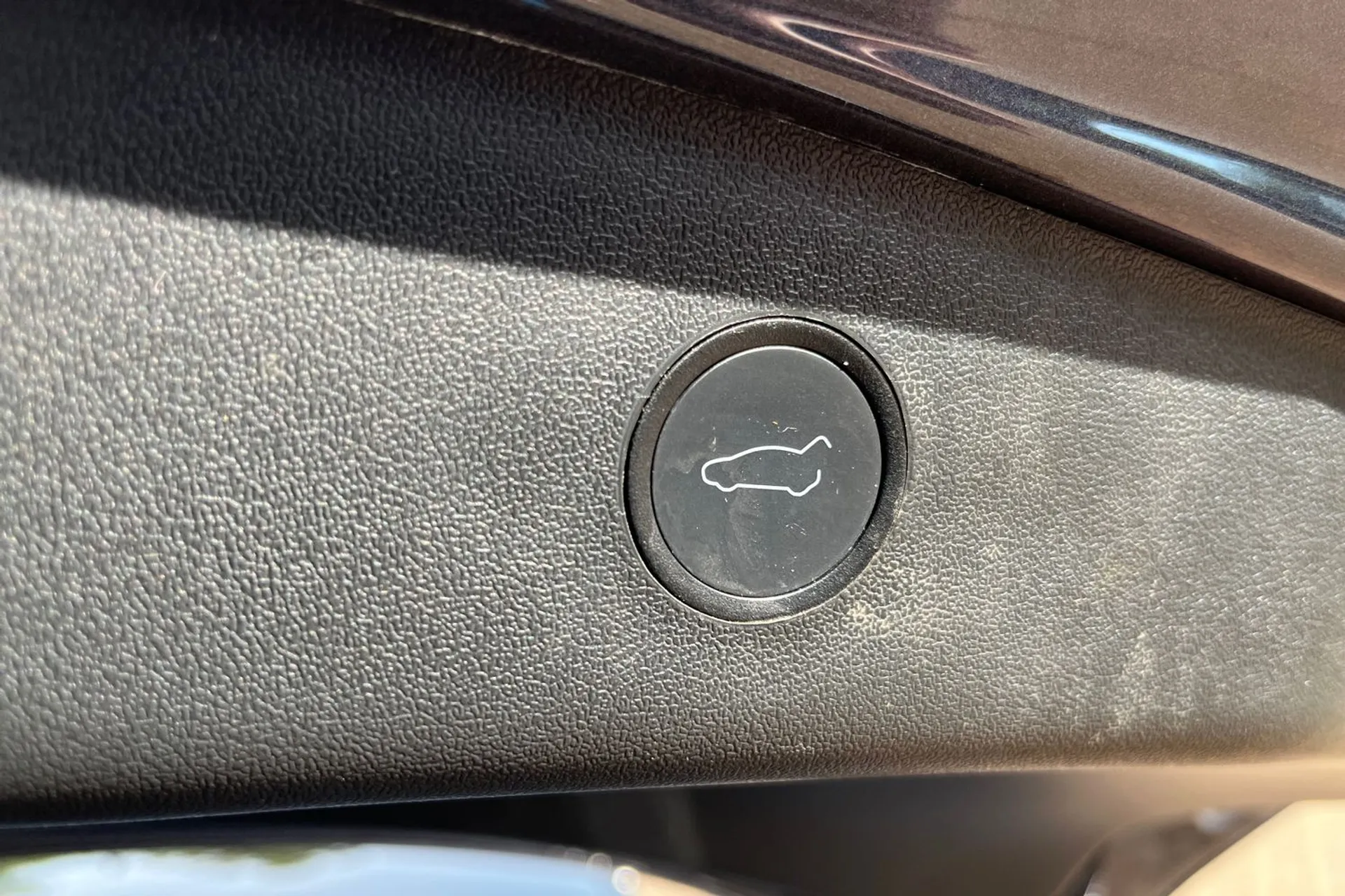 TESLA MODEL 3 thumbnail image number 44