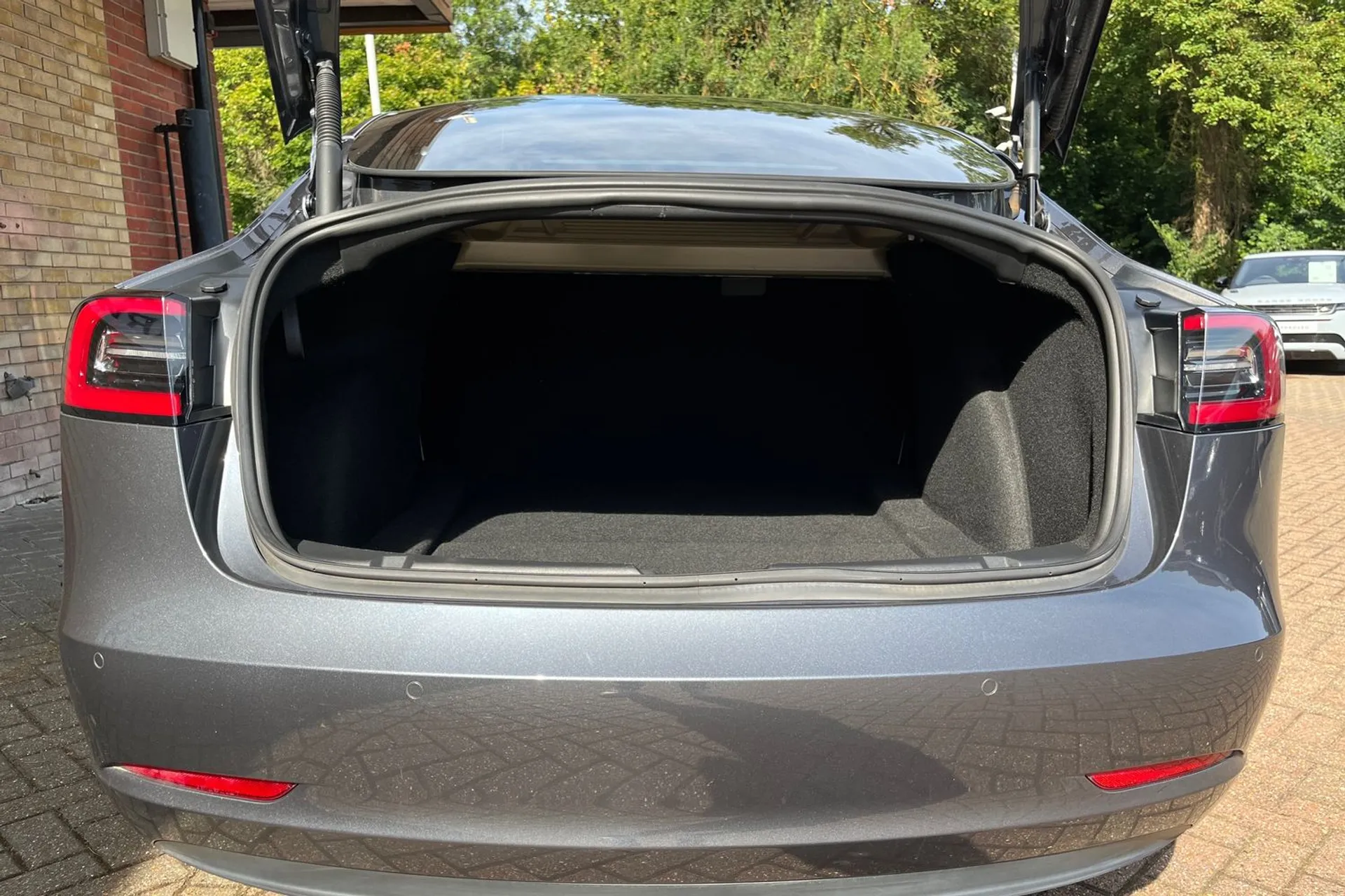 TESLA MODEL 3 thumbnail image number 27