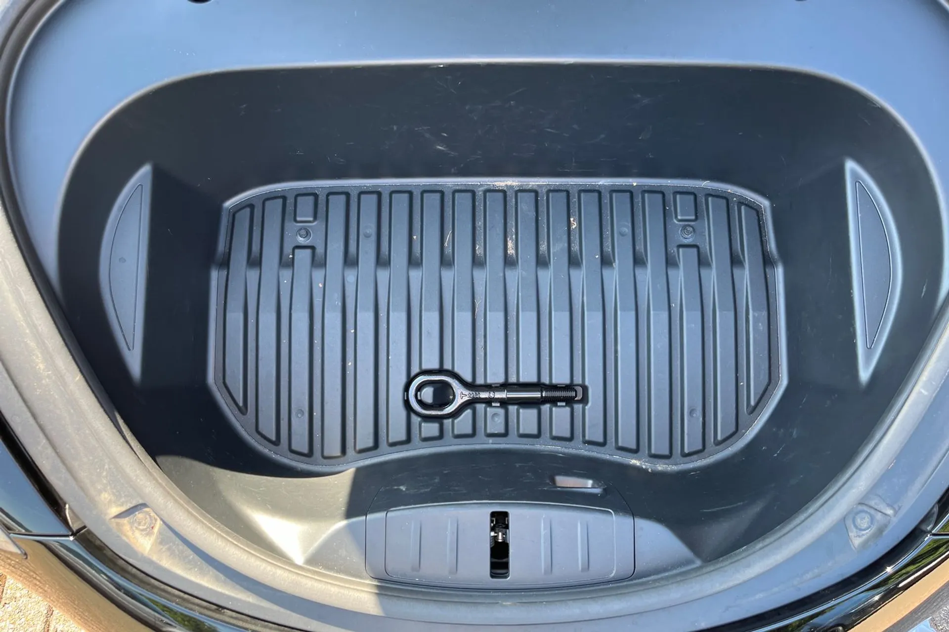 TESLA MODEL 3 thumbnail image number 20