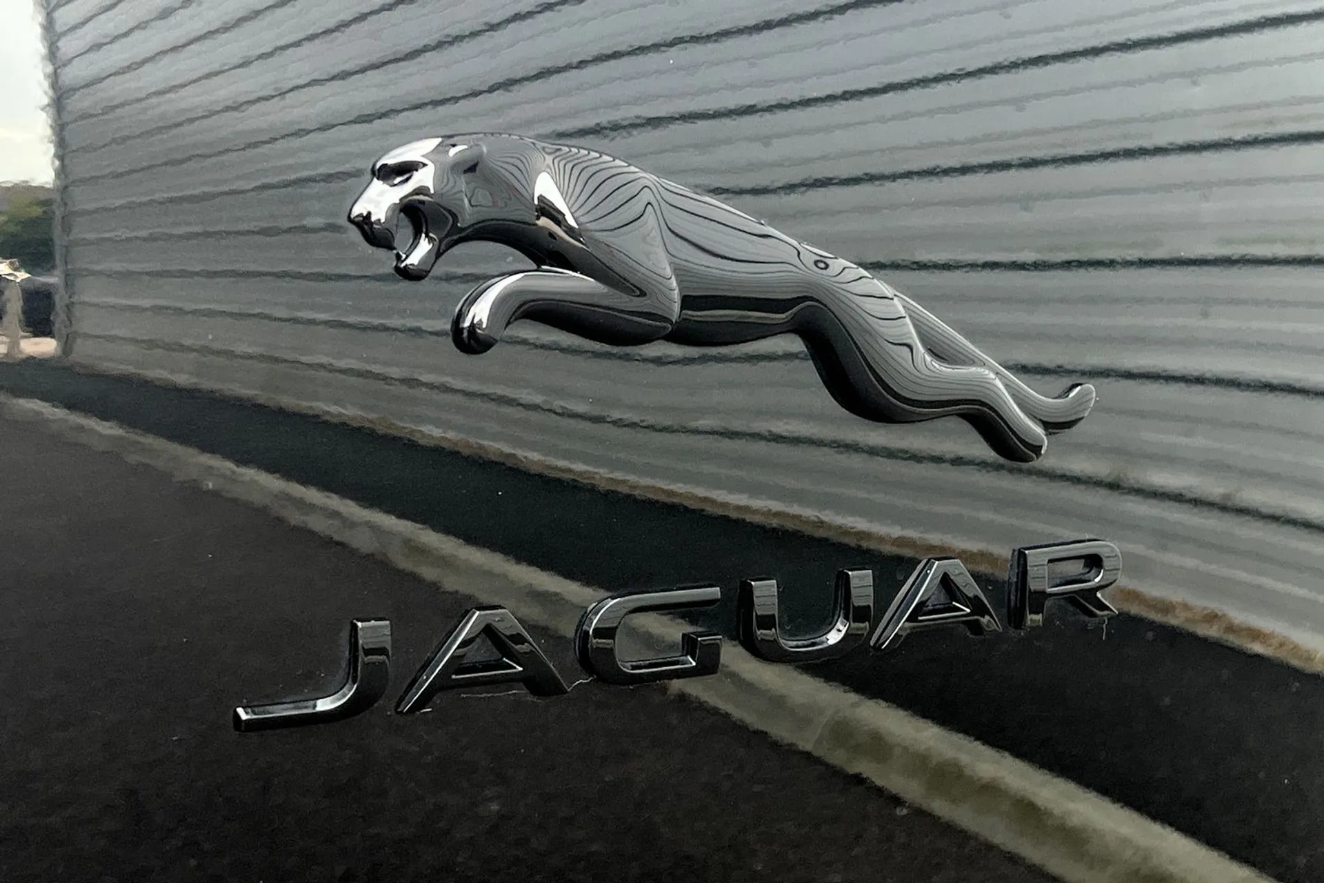 Jaguar I-PACE thumbnail image number 58