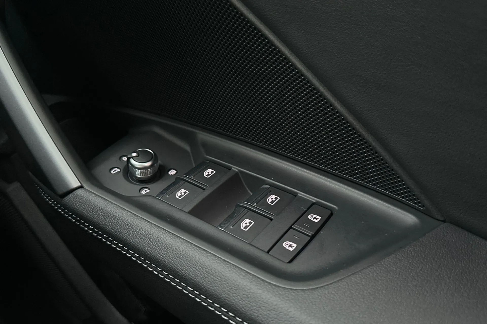 Audi A3 thumbnail image number 10