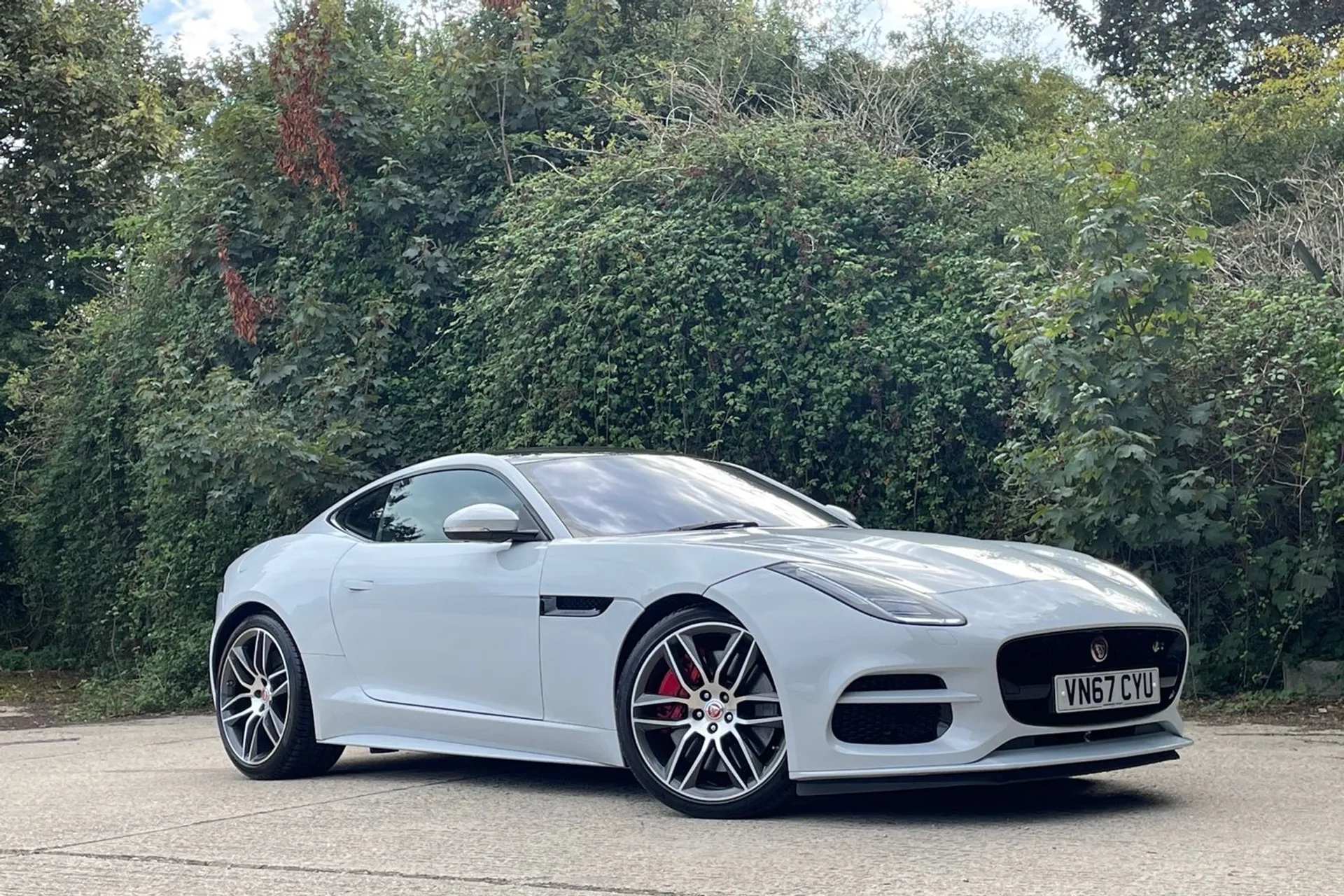 Jaguar F-TYPE focused image