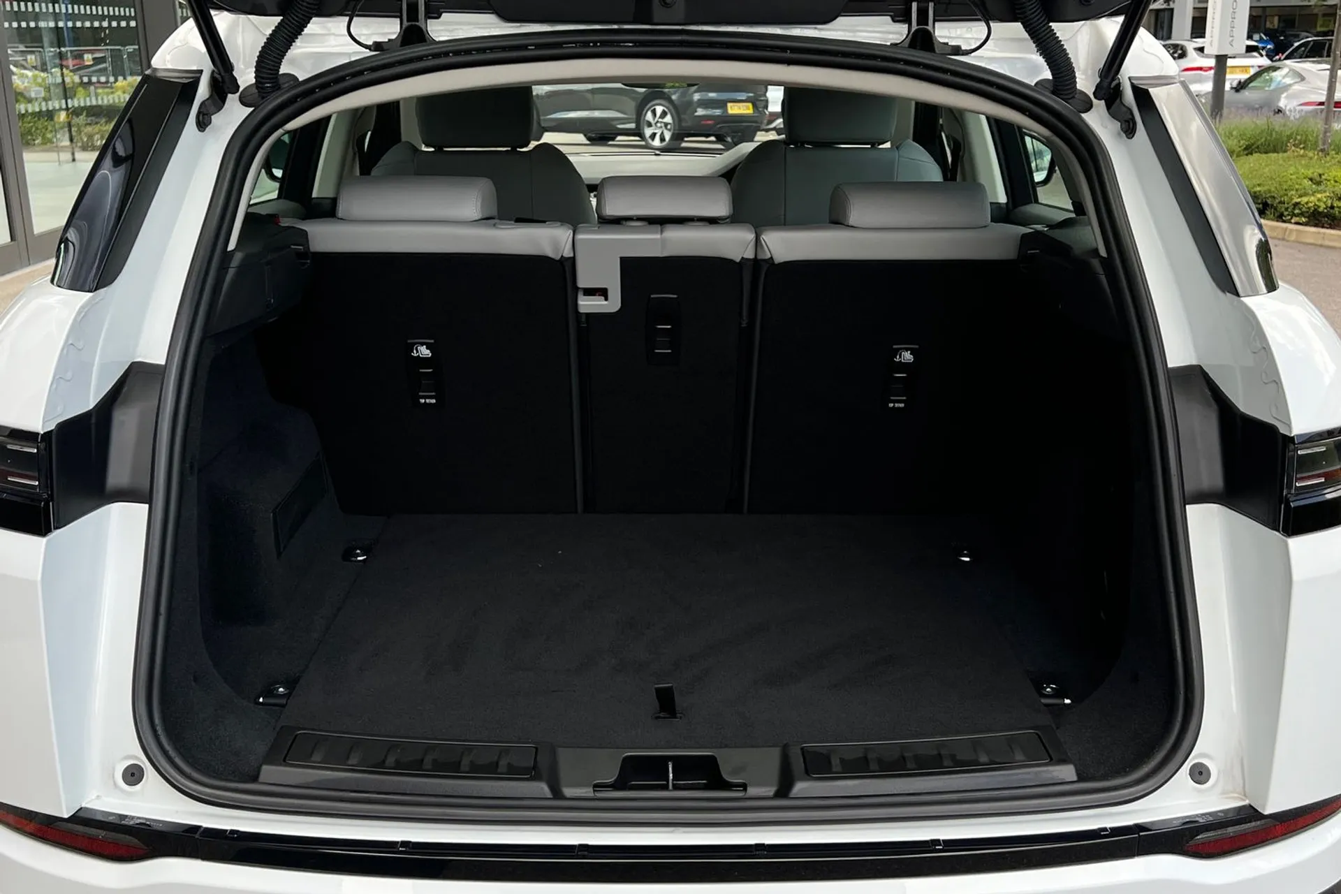 LAND ROVER RANGE ROVER EVOQUE thumbnail image number 28