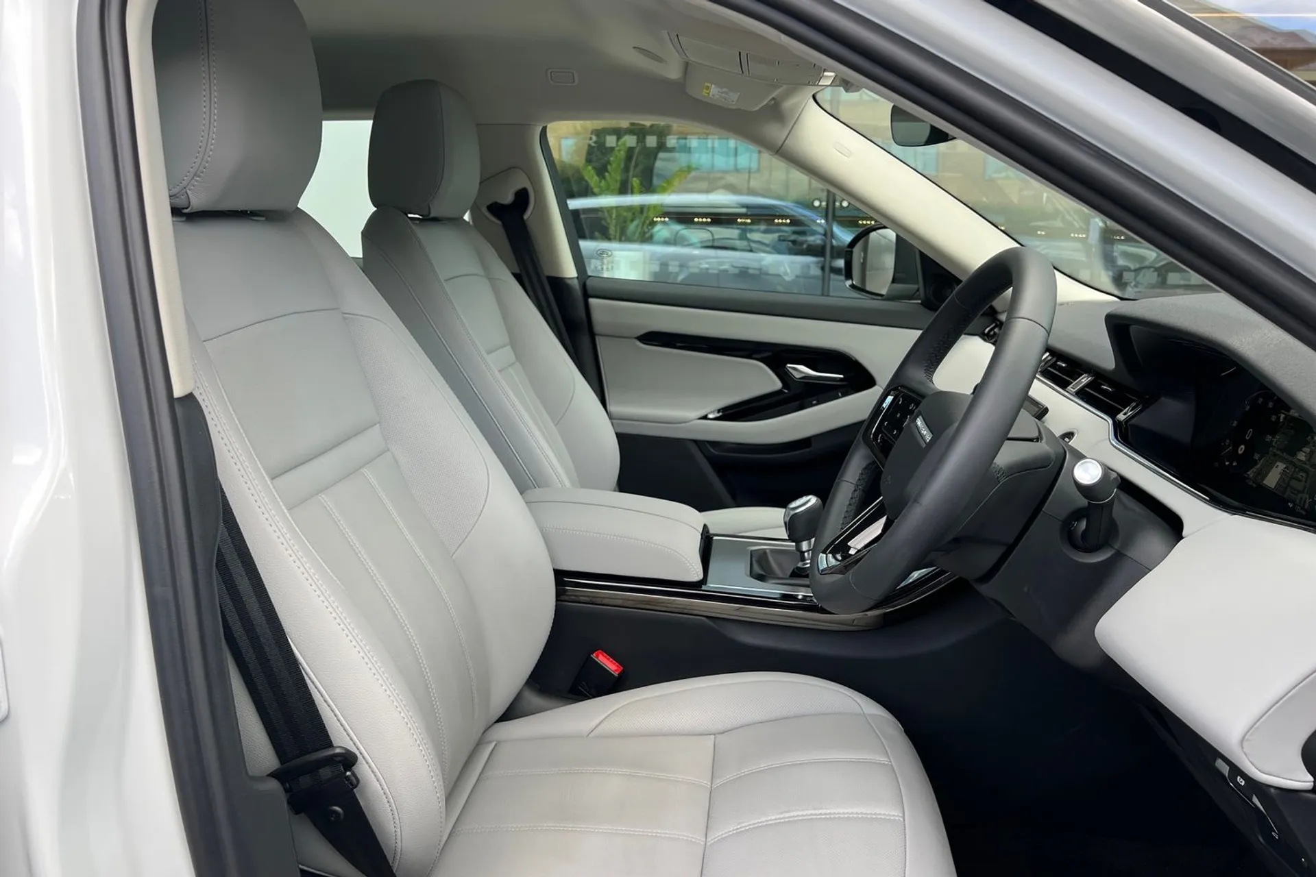 LAND ROVER RANGE ROVER EVOQUE thumbnail image number 37