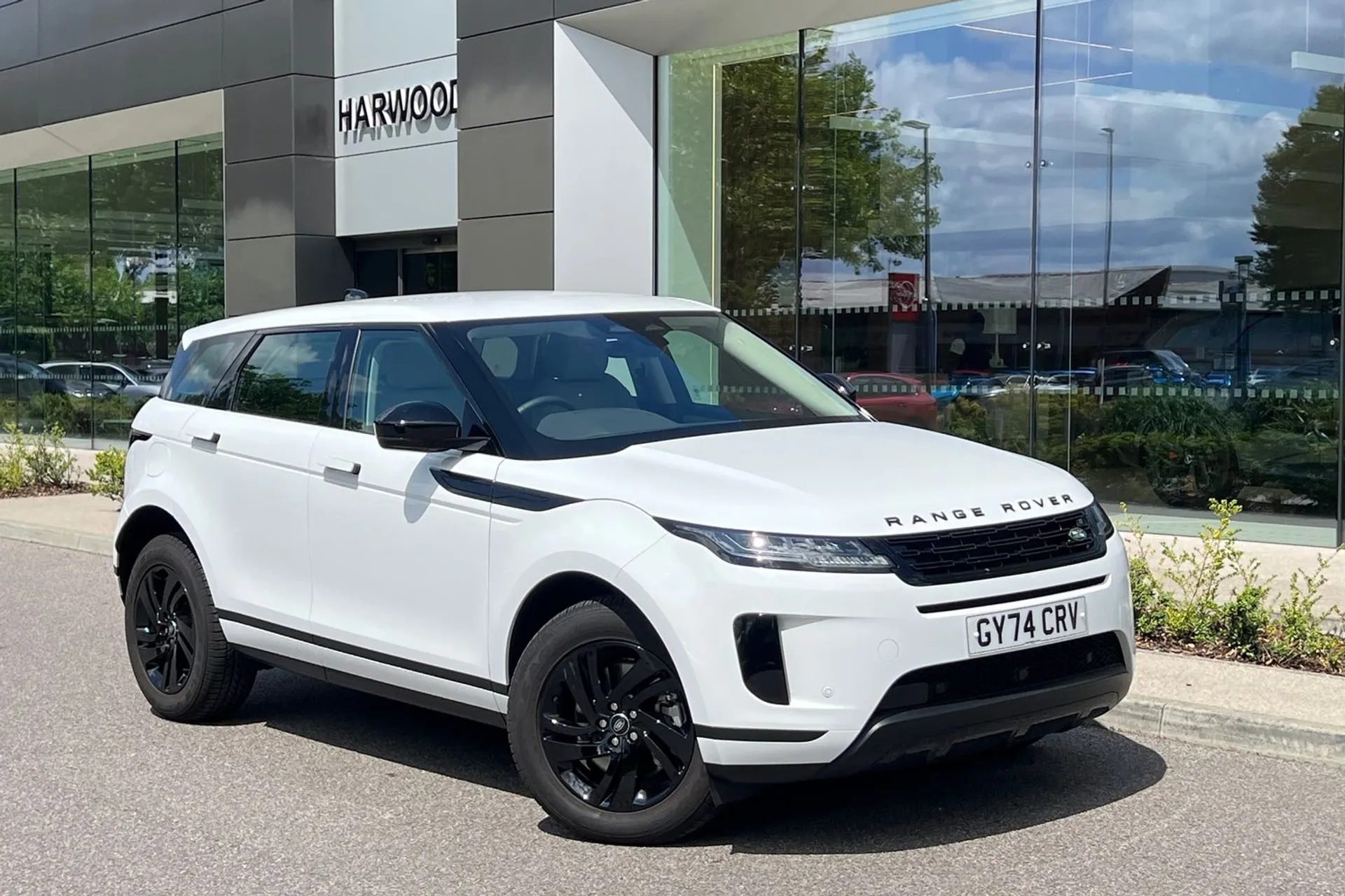 LAND ROVER RANGE ROVER EVOQUE focused image