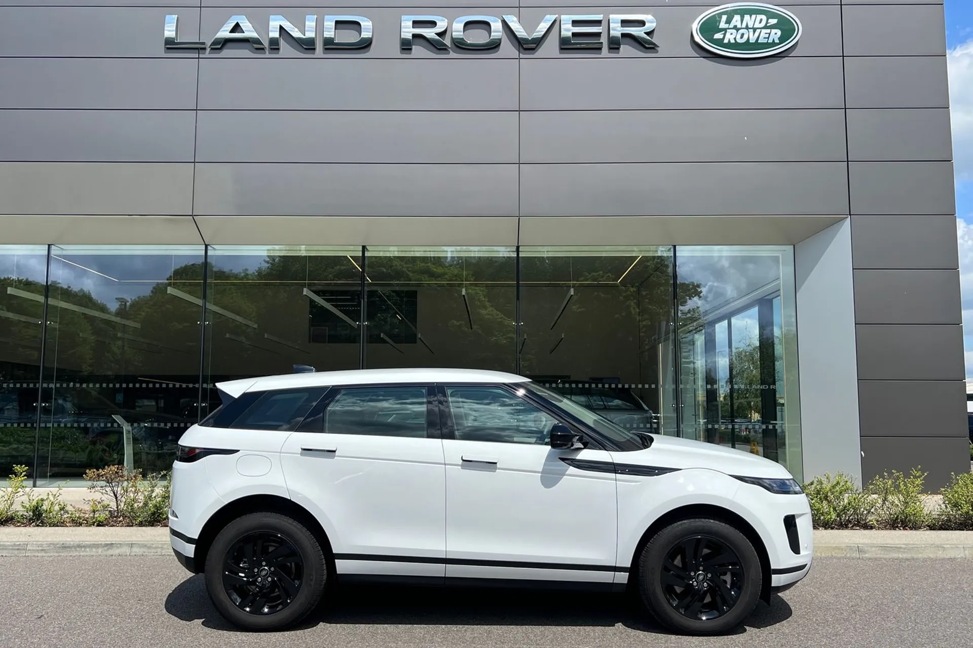 LAND ROVER RANGE ROVER EVOQUE thumbnail image number 2