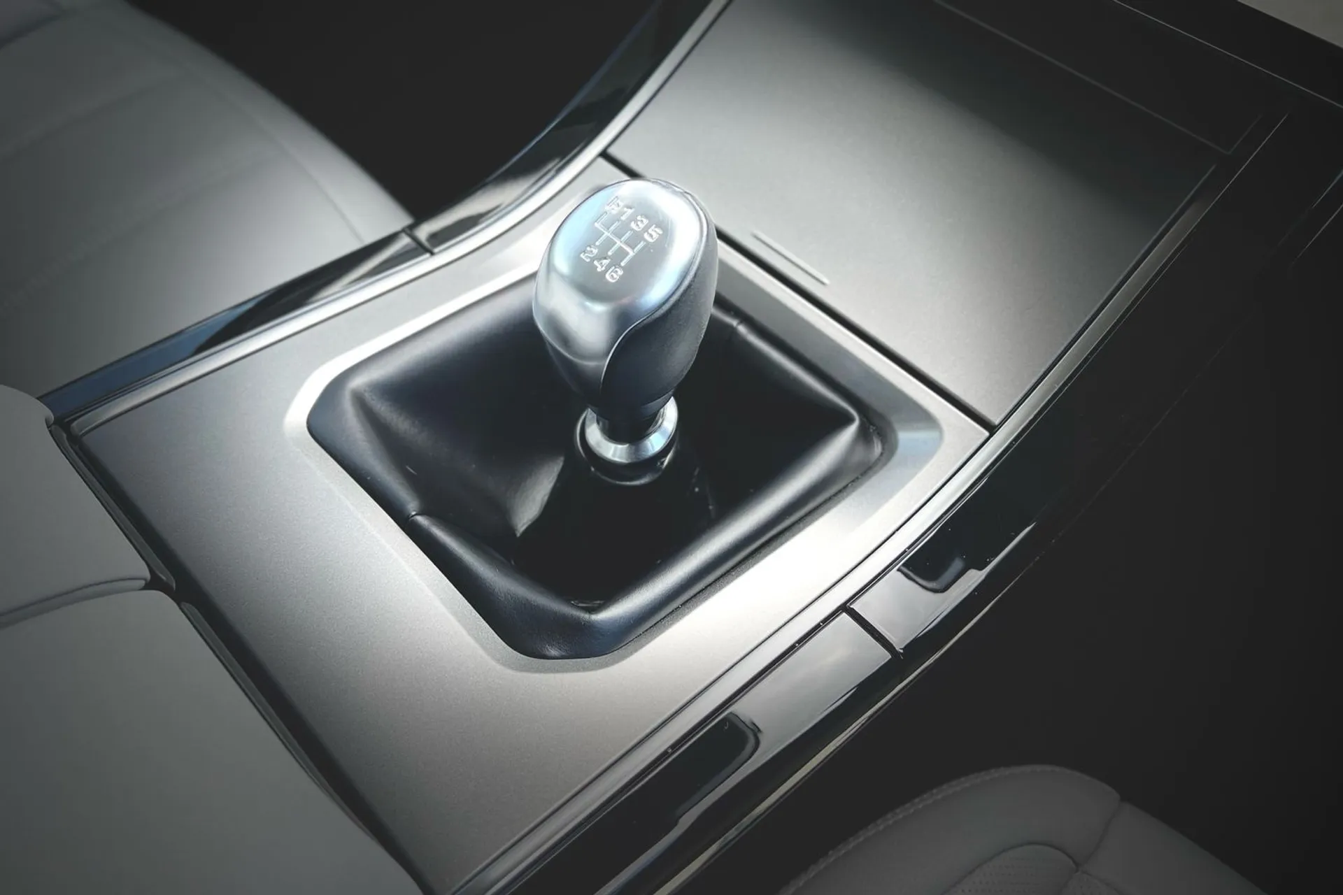 LAND ROVER RANGE ROVER EVOQUE thumbnail image number 23
