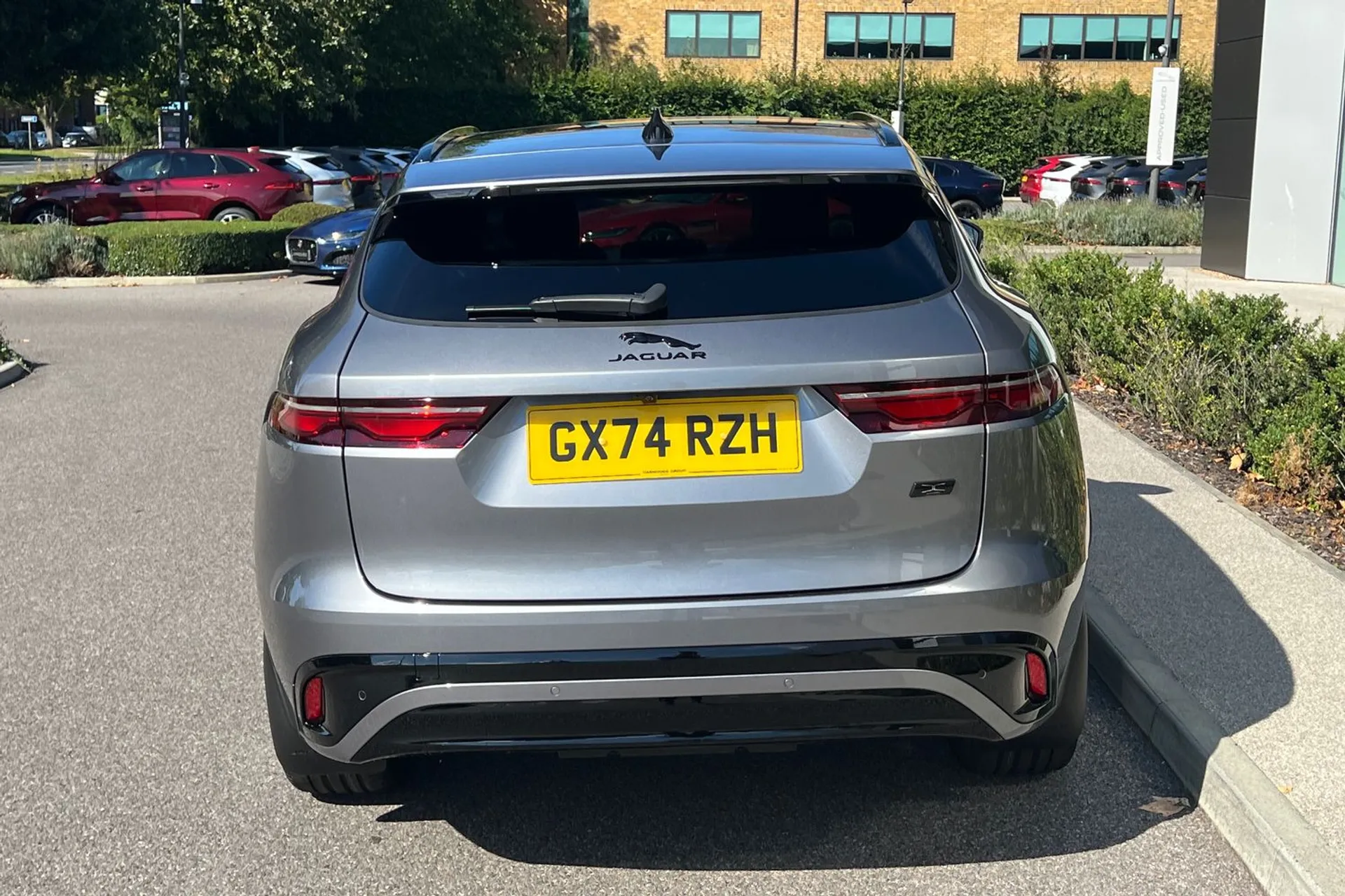 Jaguar F-Pace thumbnail image number 11