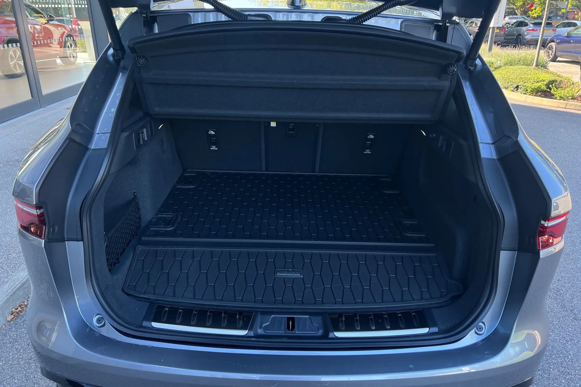 Jaguar F-Pace thumbnail image number 29