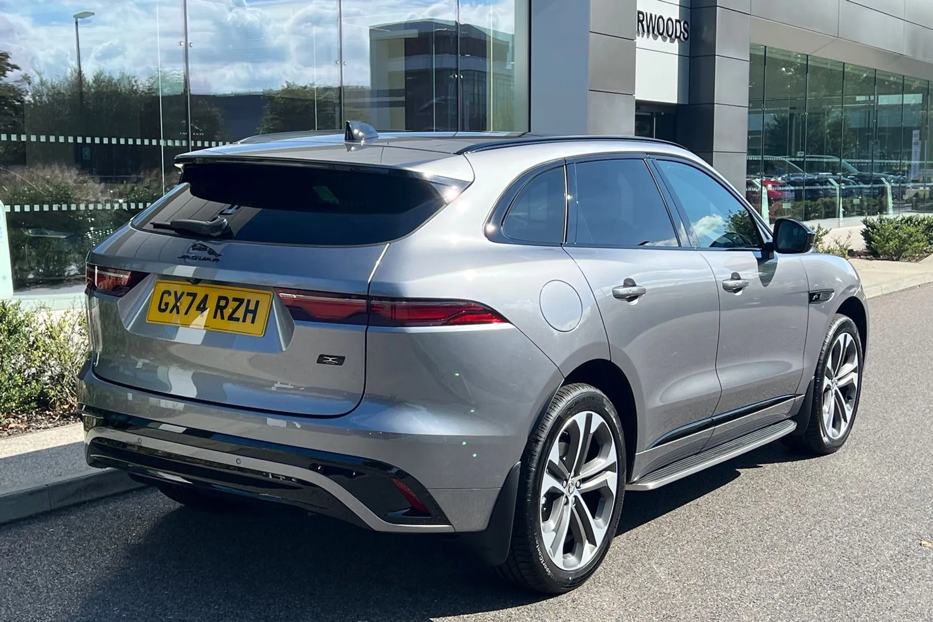 Jaguar F-Pace thumbnail image number 10