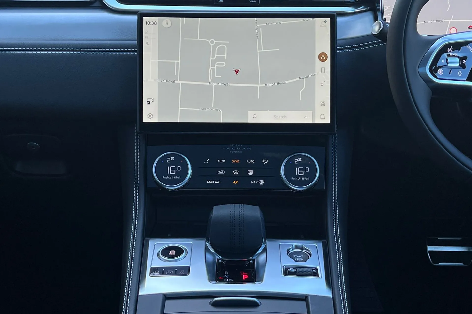 Jaguar F-Pace thumbnail image number 18