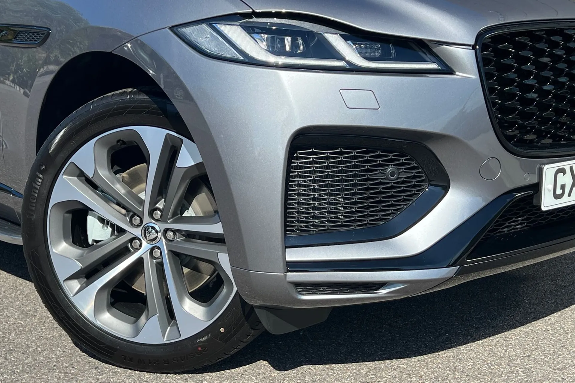 Jaguar F-Pace thumbnail image number 9