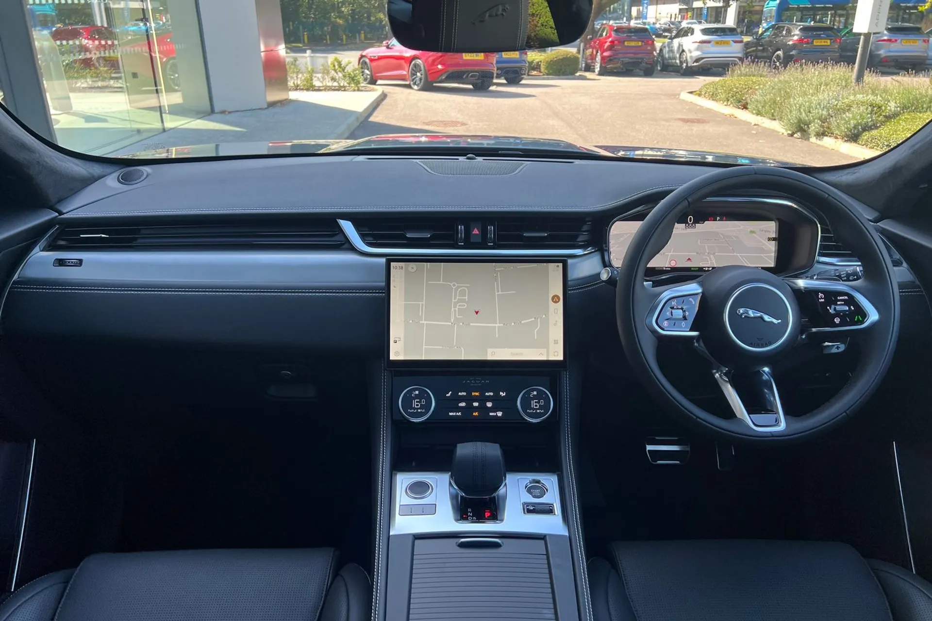Jaguar F-Pace thumbnail image number 19