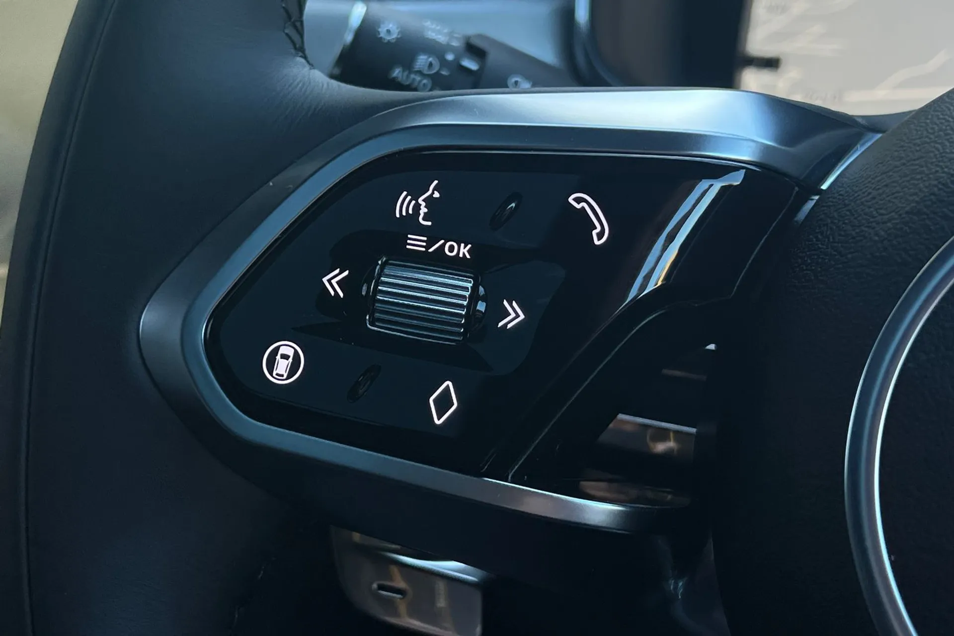 Jaguar F-Pace thumbnail image number 41