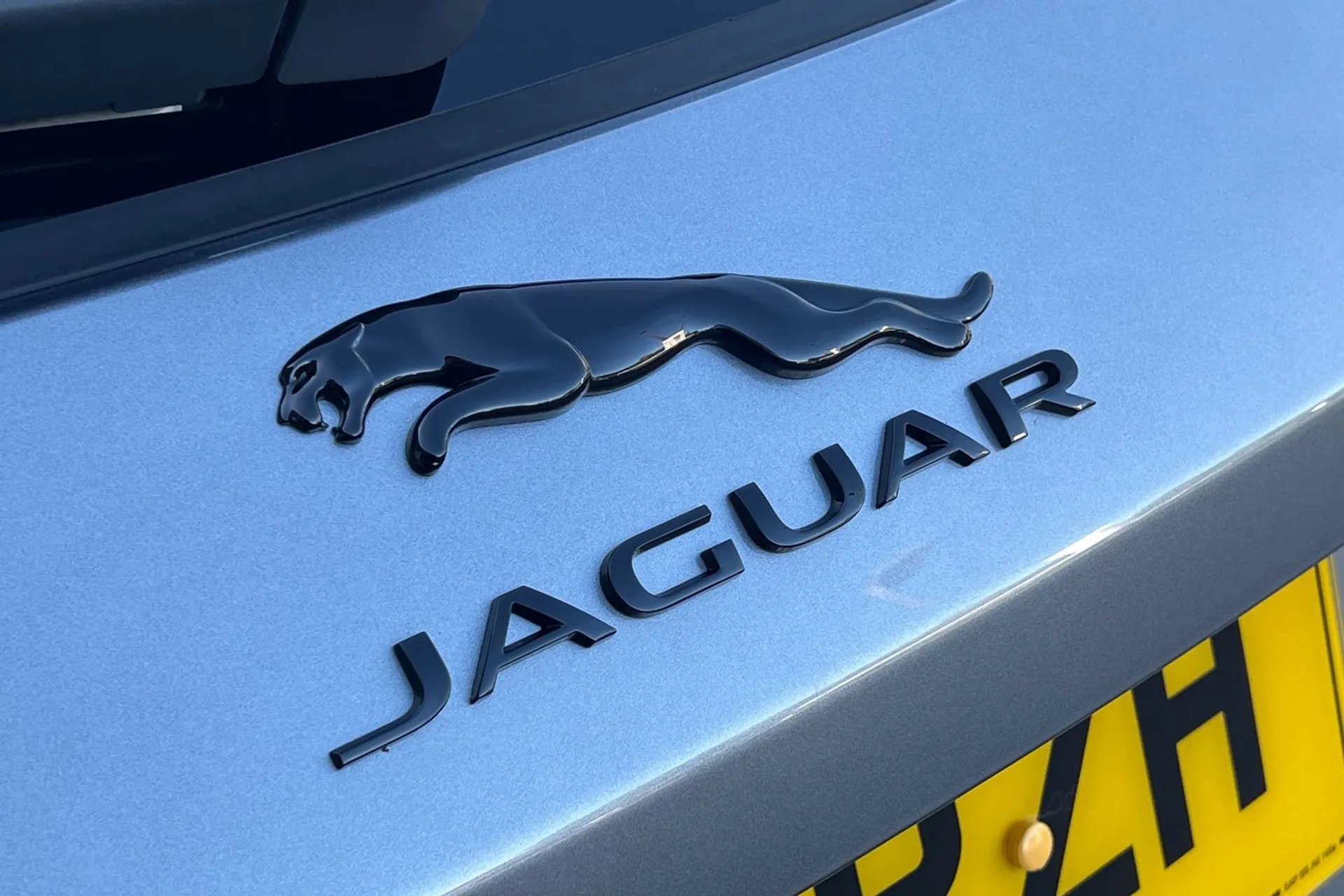 Jaguar F-Pace thumbnail image number 58