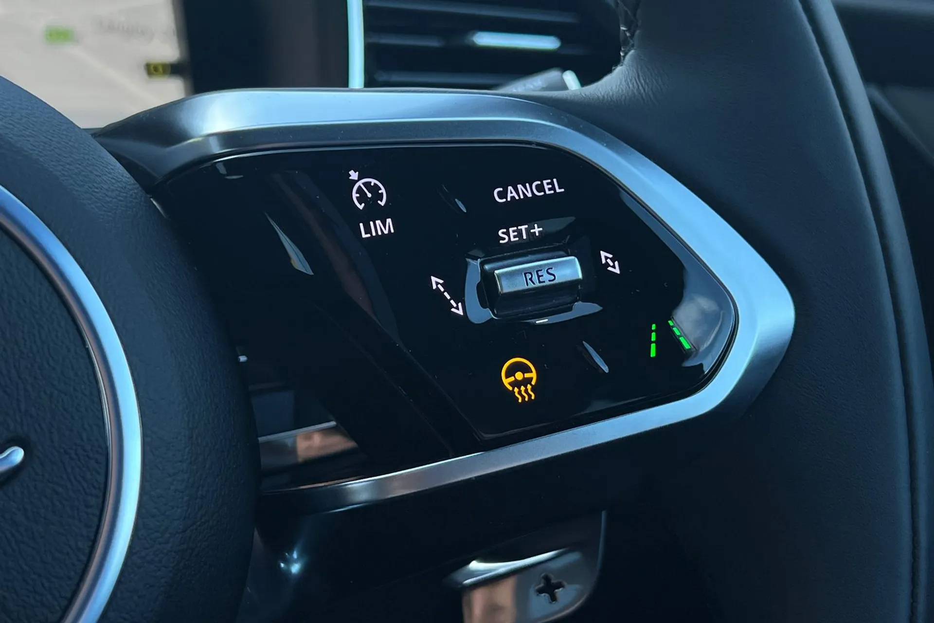 Jaguar F-Pace thumbnail image number 42