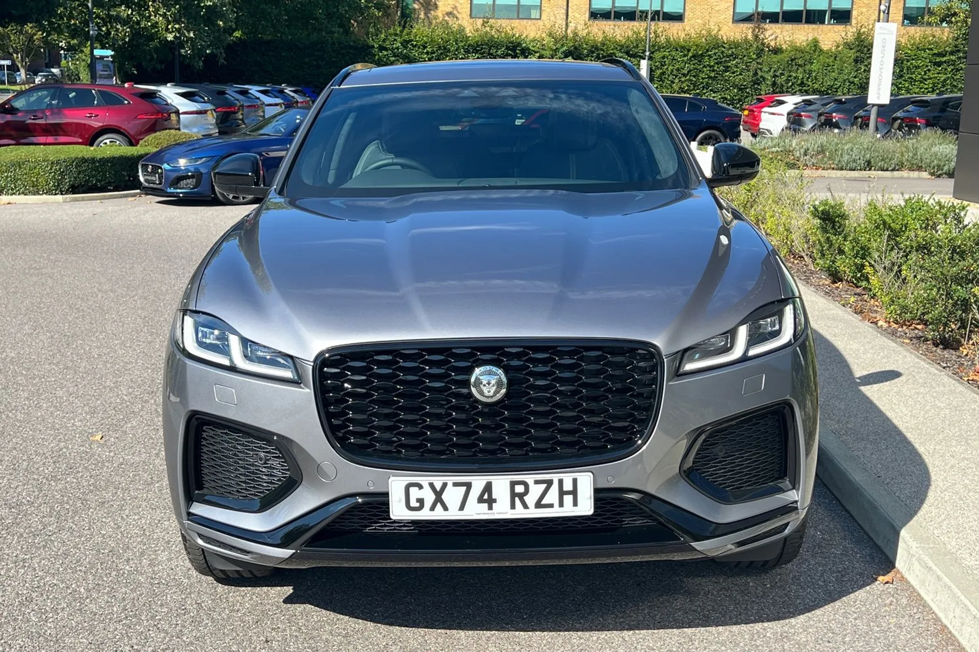 Jaguar F-Pace thumbnail image number 15