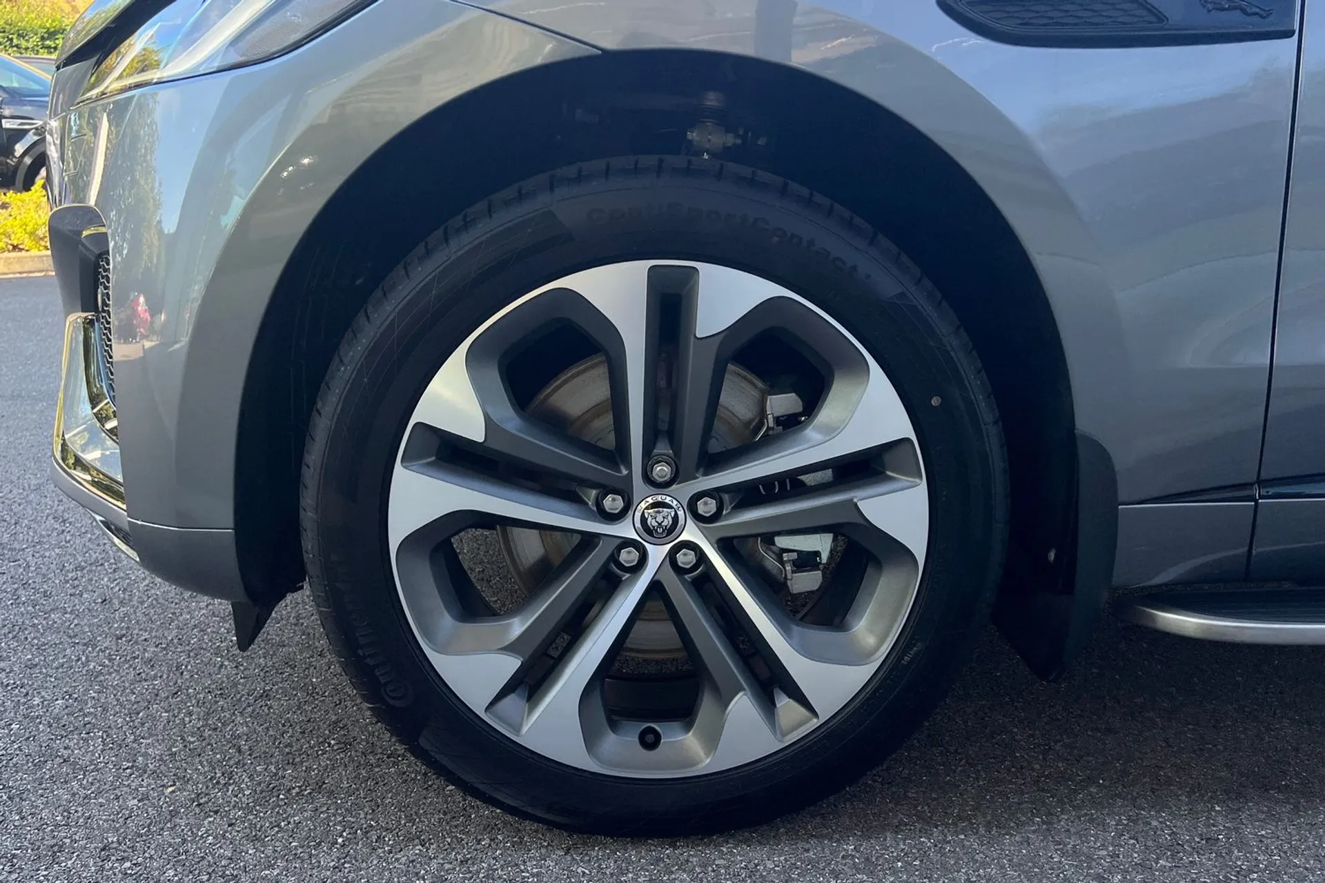 Jaguar F-Pace thumbnail image number 16