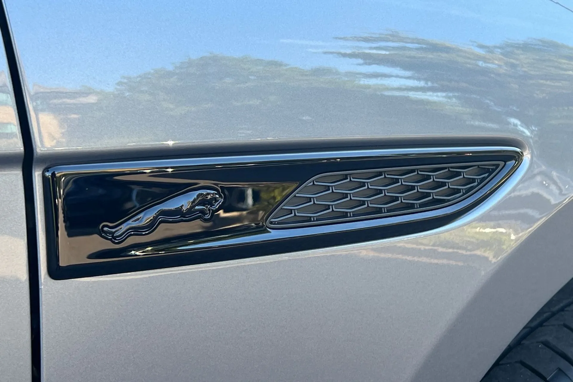 Jaguar F-Pace thumbnail image number 61