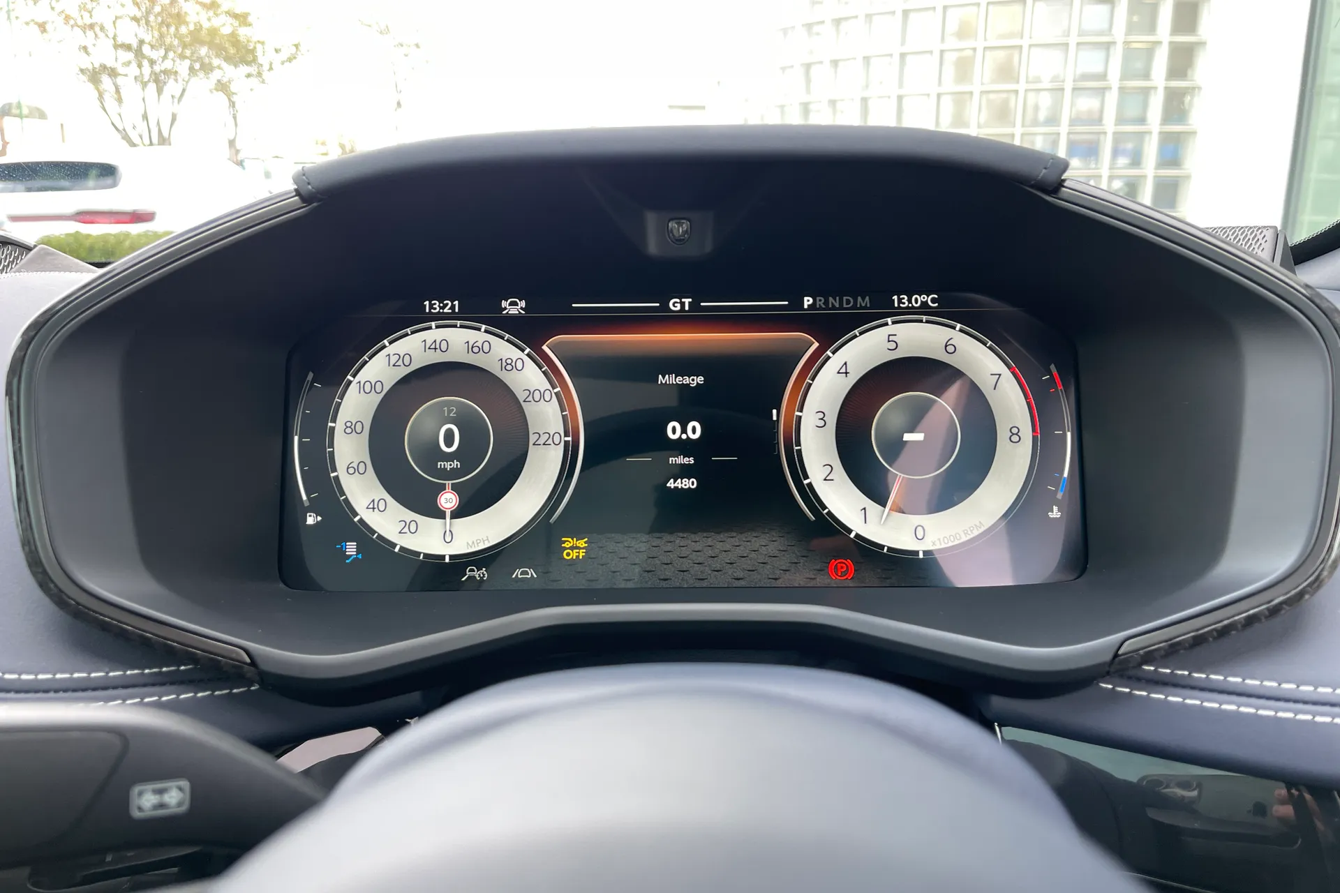 Aston Martin DBX thumbnail image number 6