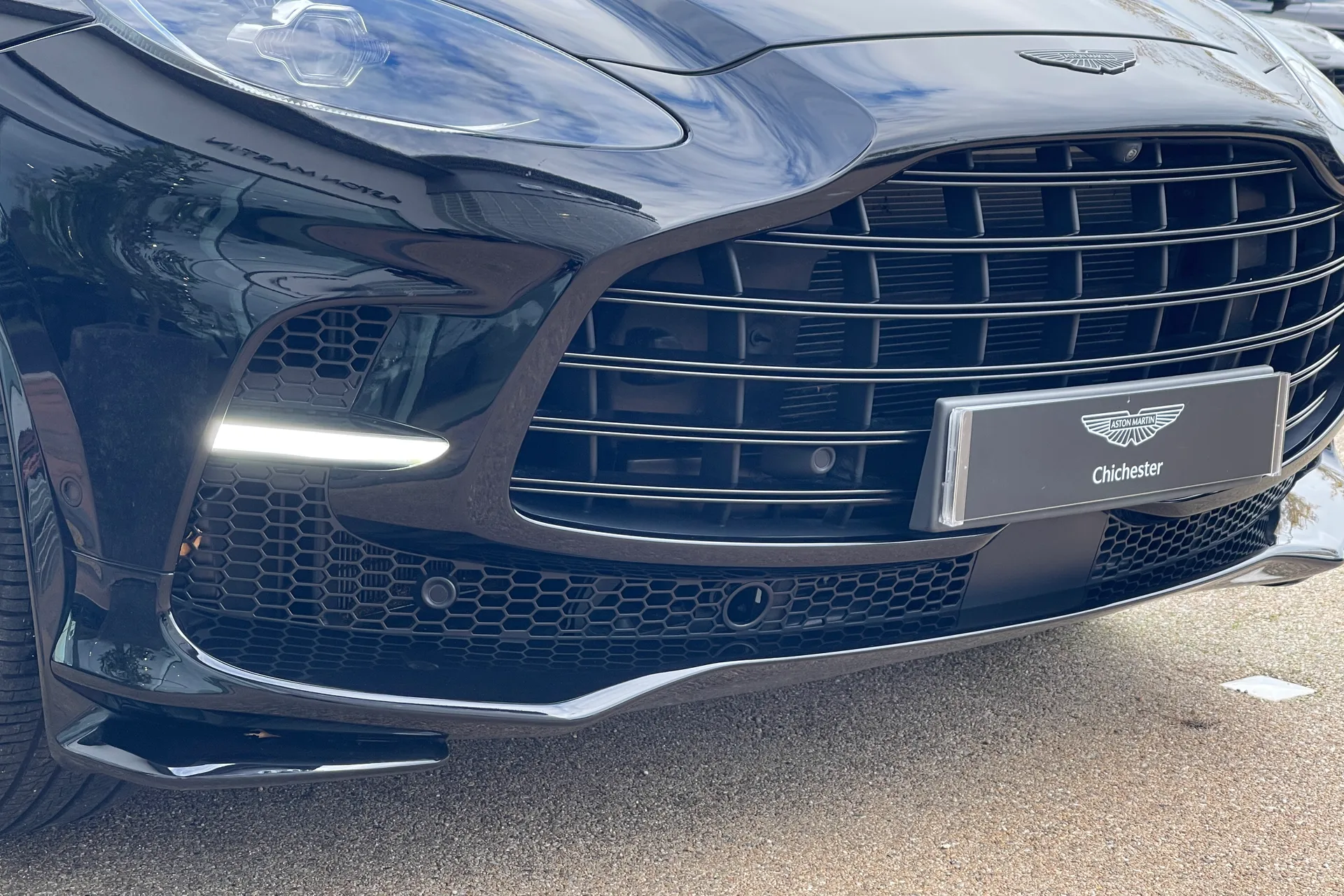 Aston Martin DBX thumbnail image number 45